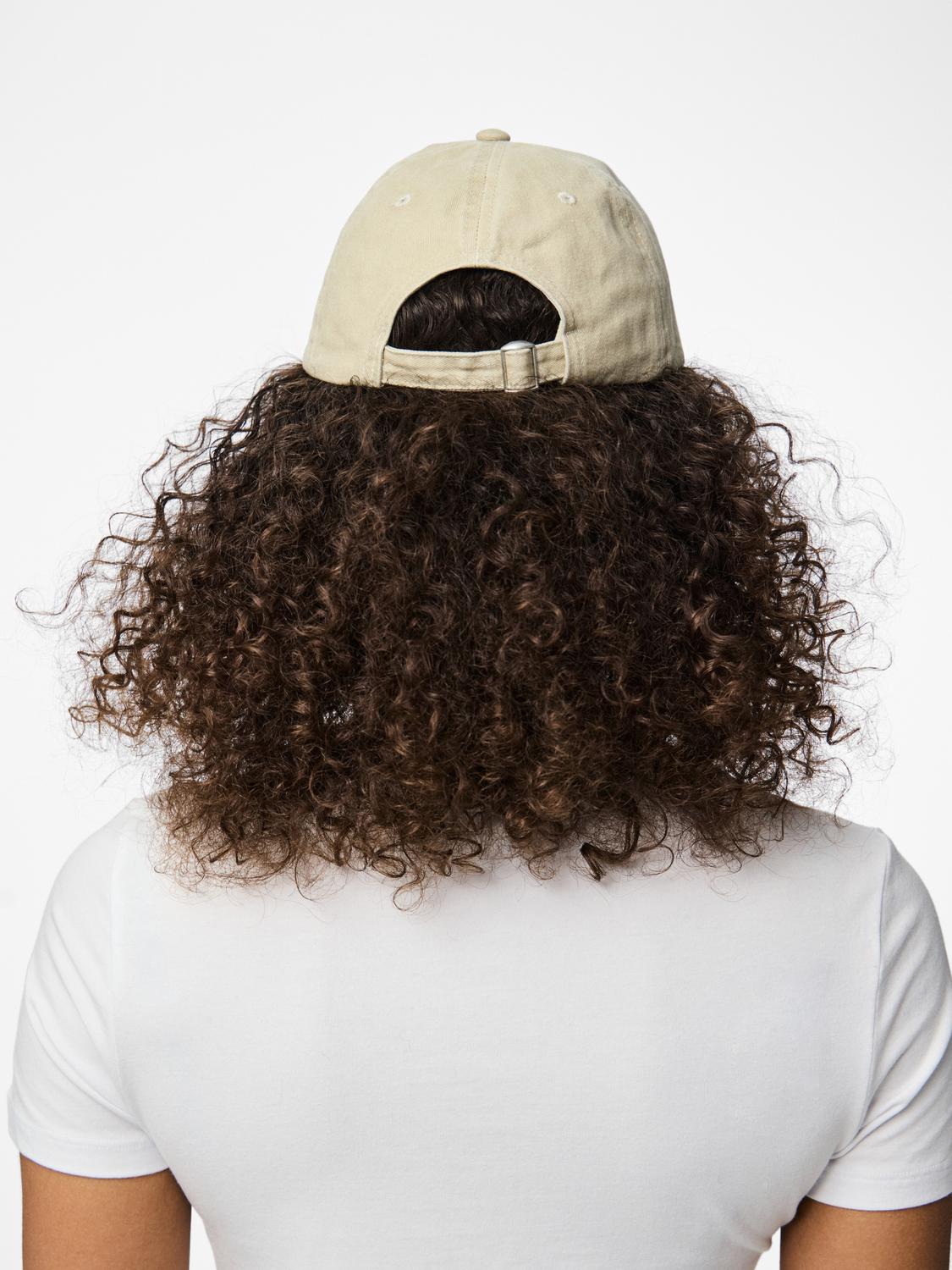 model_shot-back