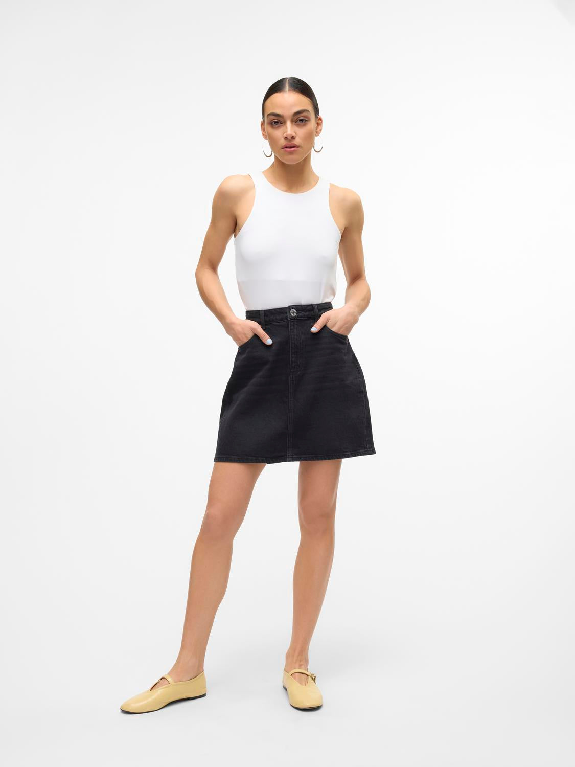model_shot-front_full