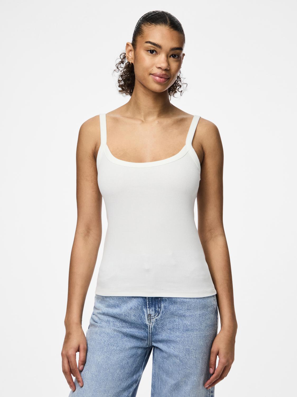 model_shot-front