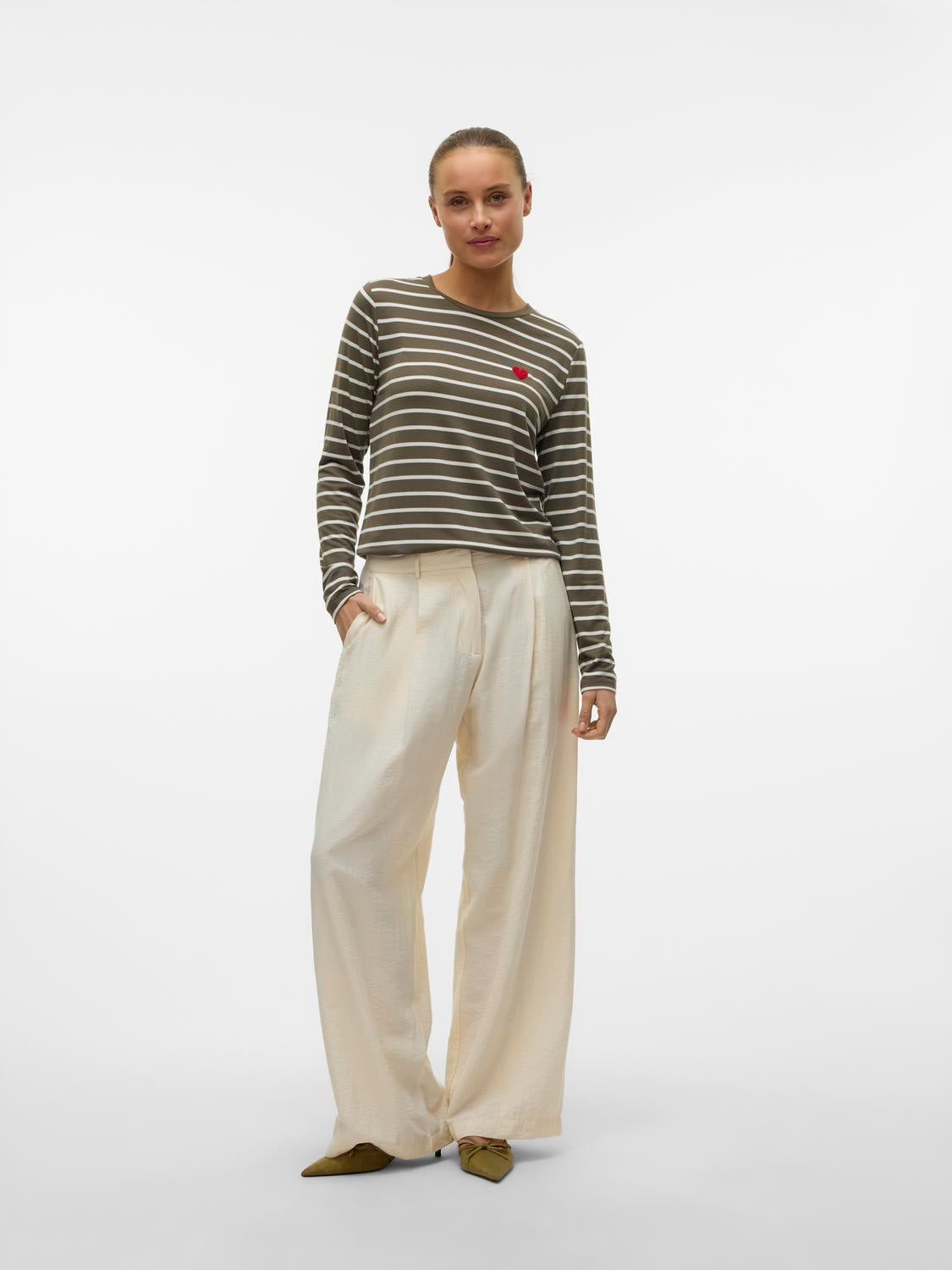 model_shot-front_full