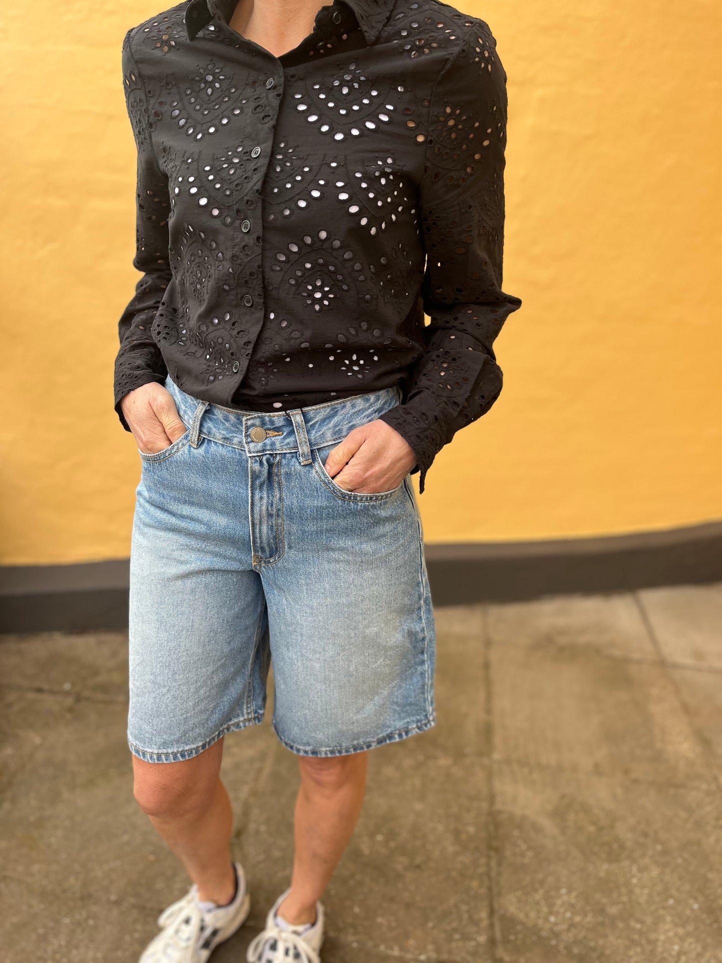 VMSAGE Shorts - Light Blue Denim