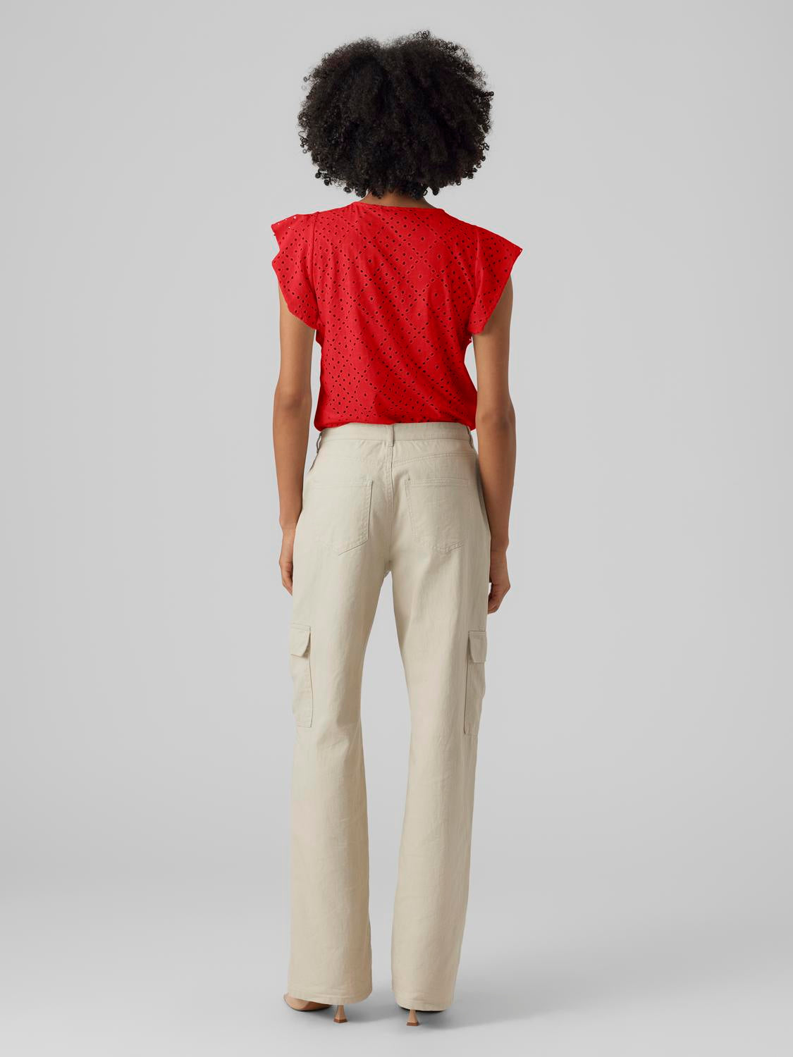 model_shot-back
