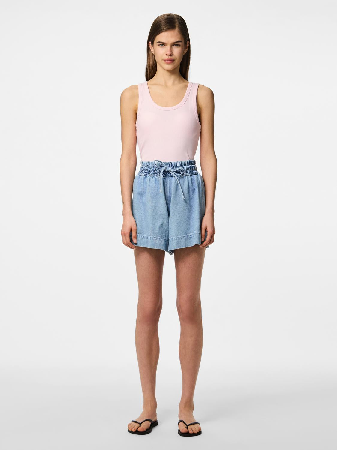 model_shot-front_full