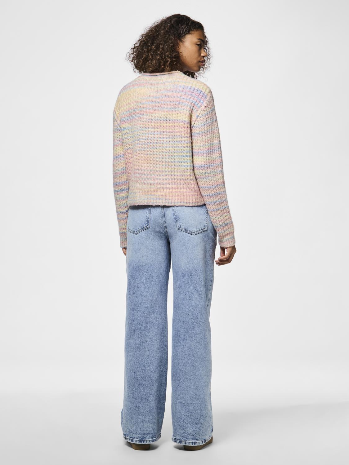 model_shot-back