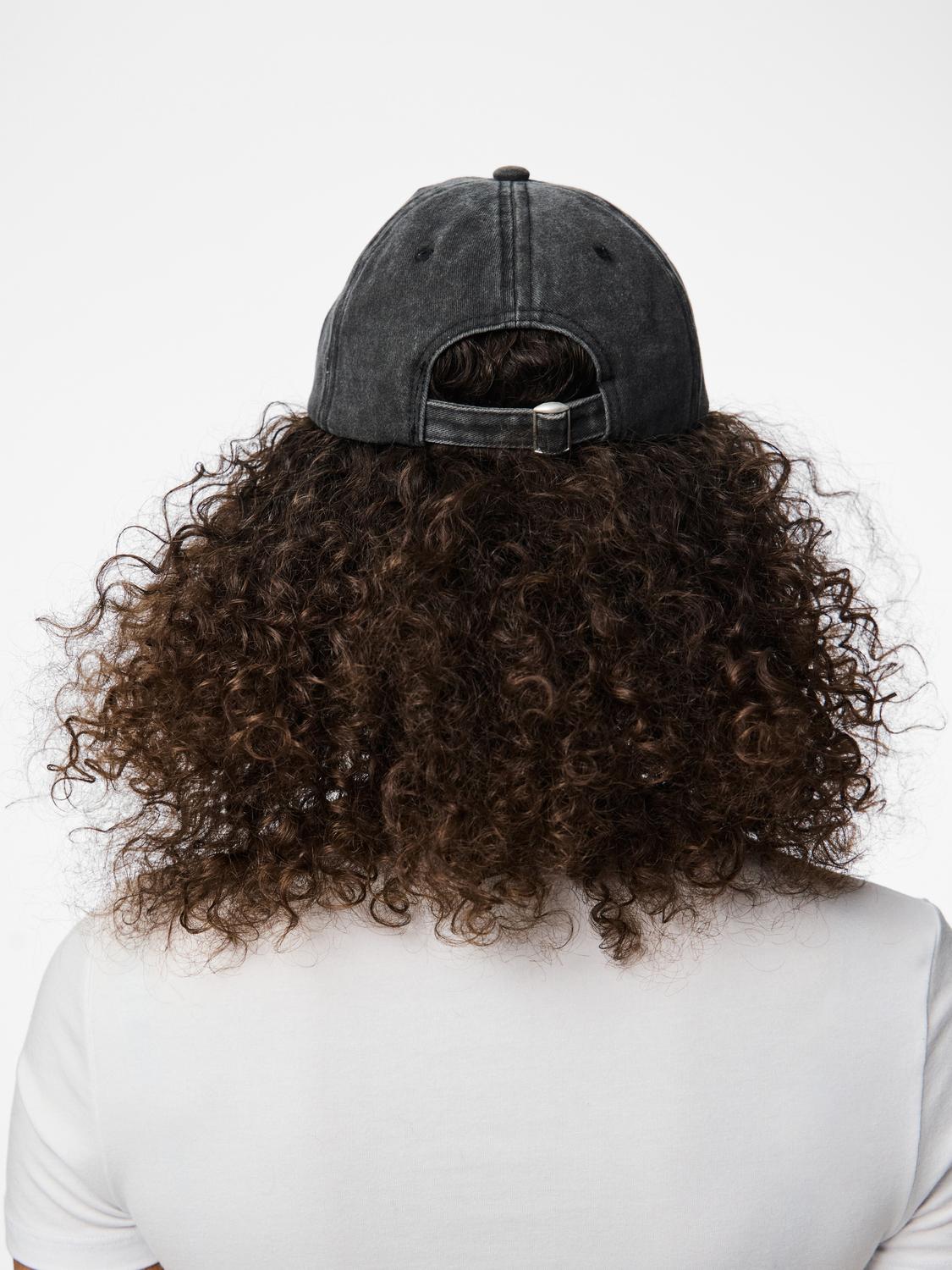 model_shot-back