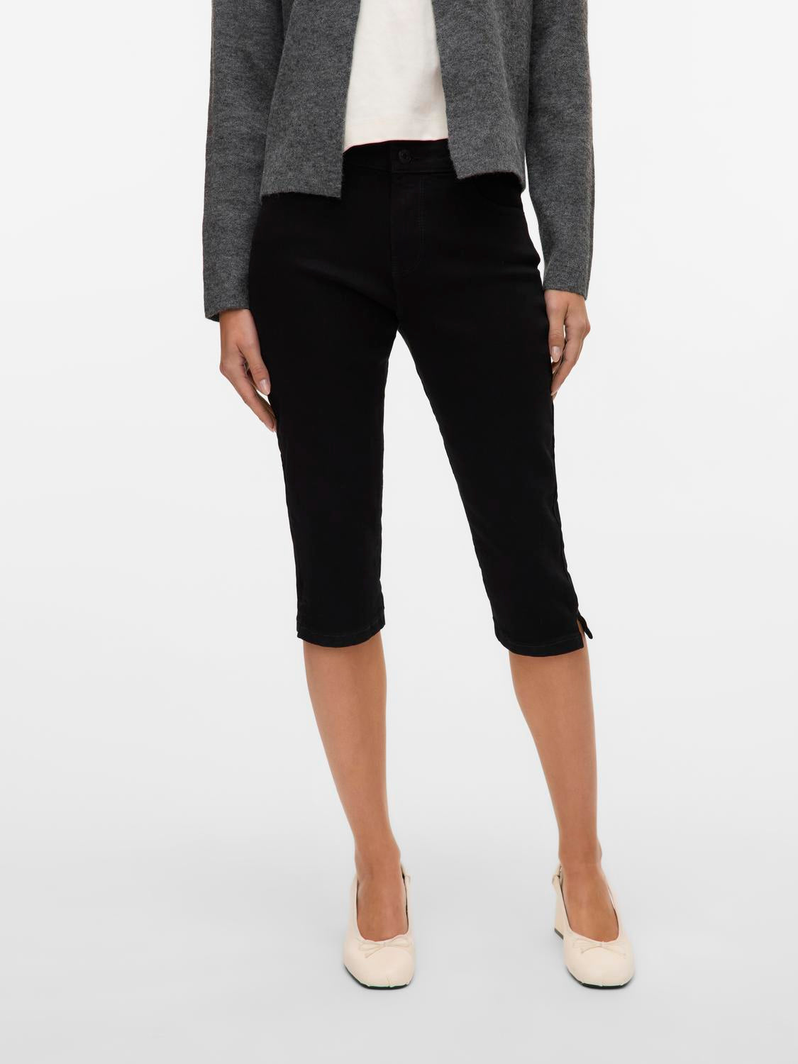 model_shot-front