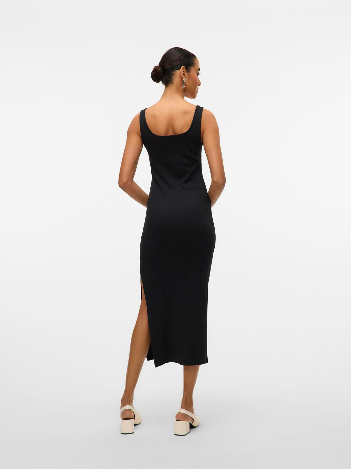 model_shot-back