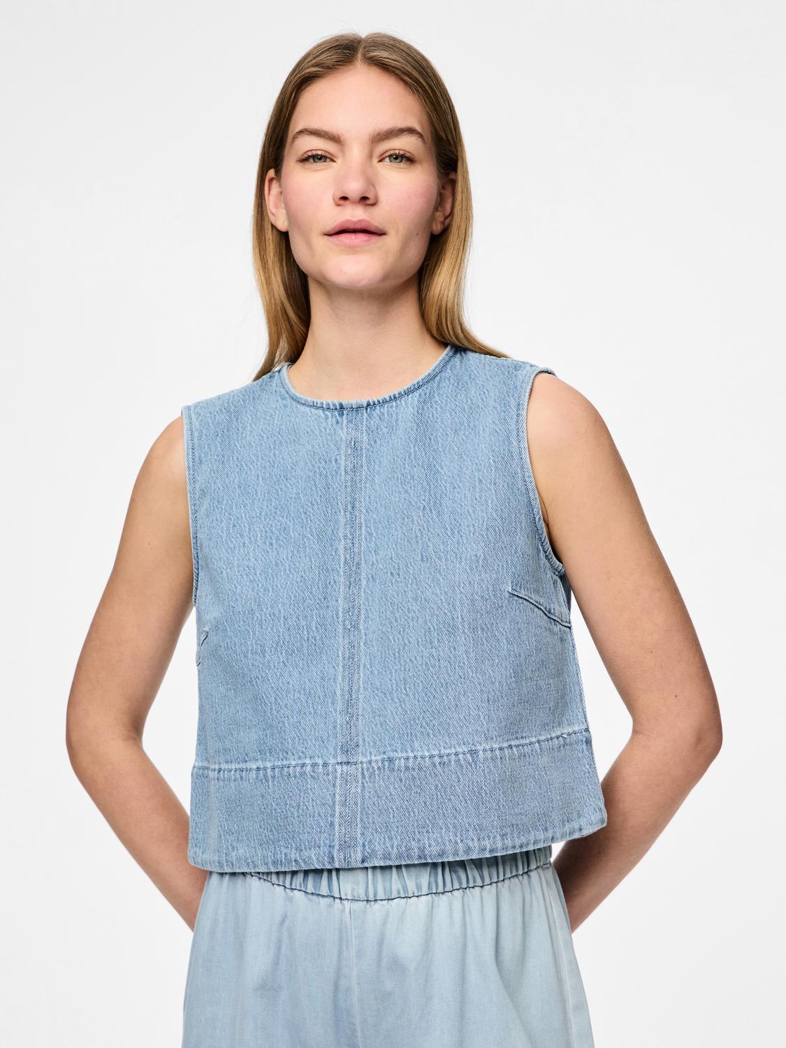 model_shot-front