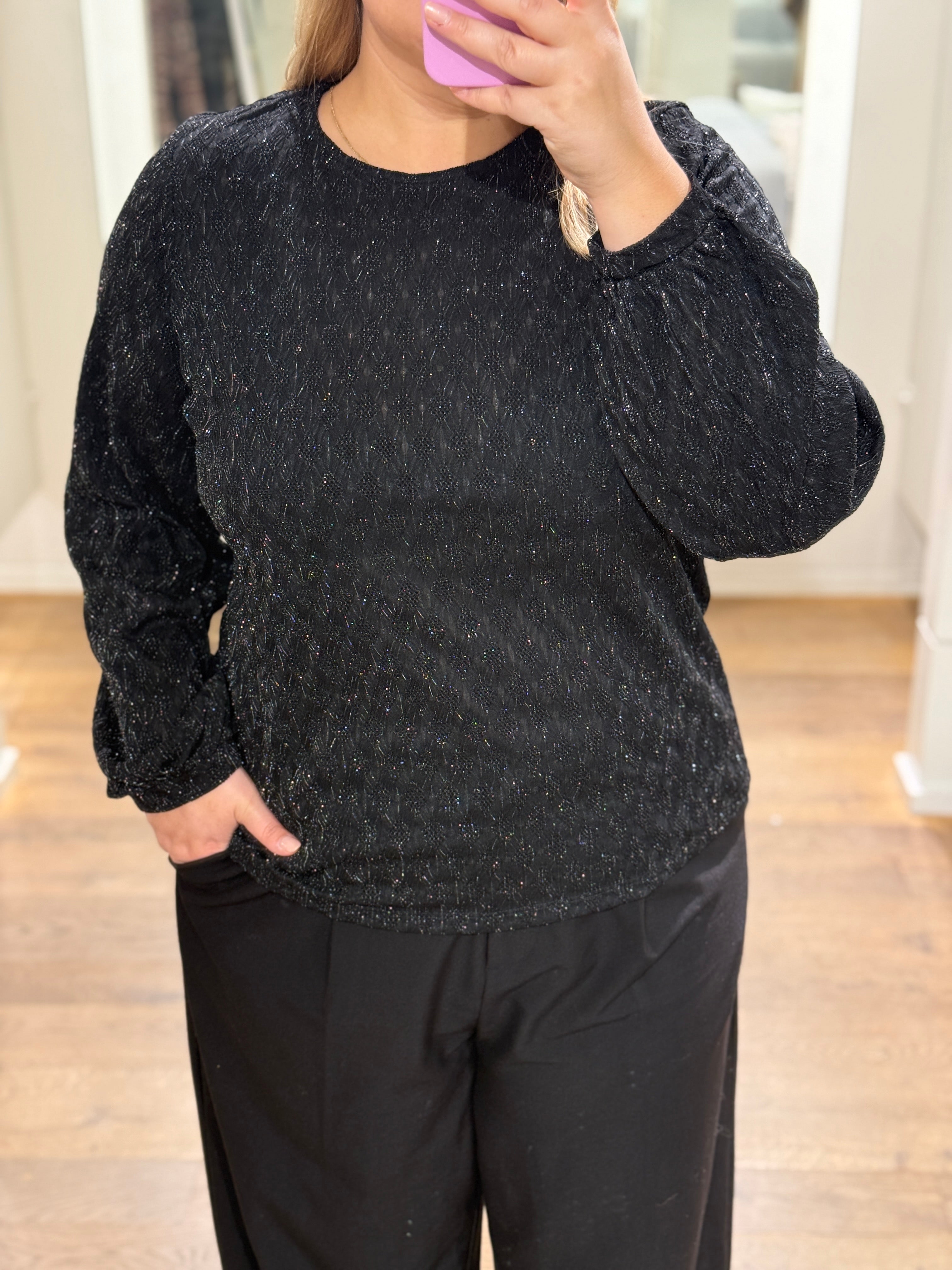 VMCKALI Top - Black
