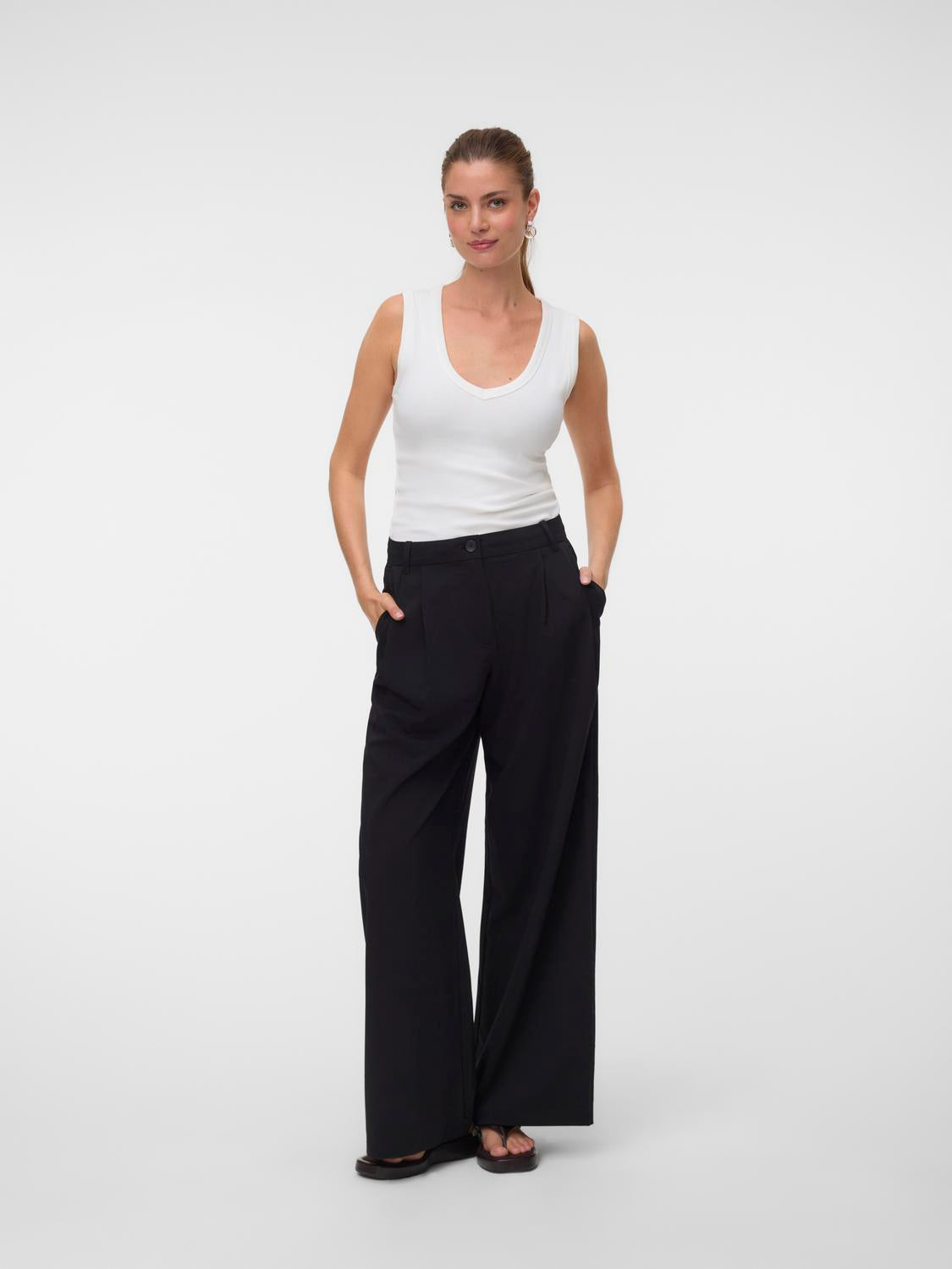 model_shot-front