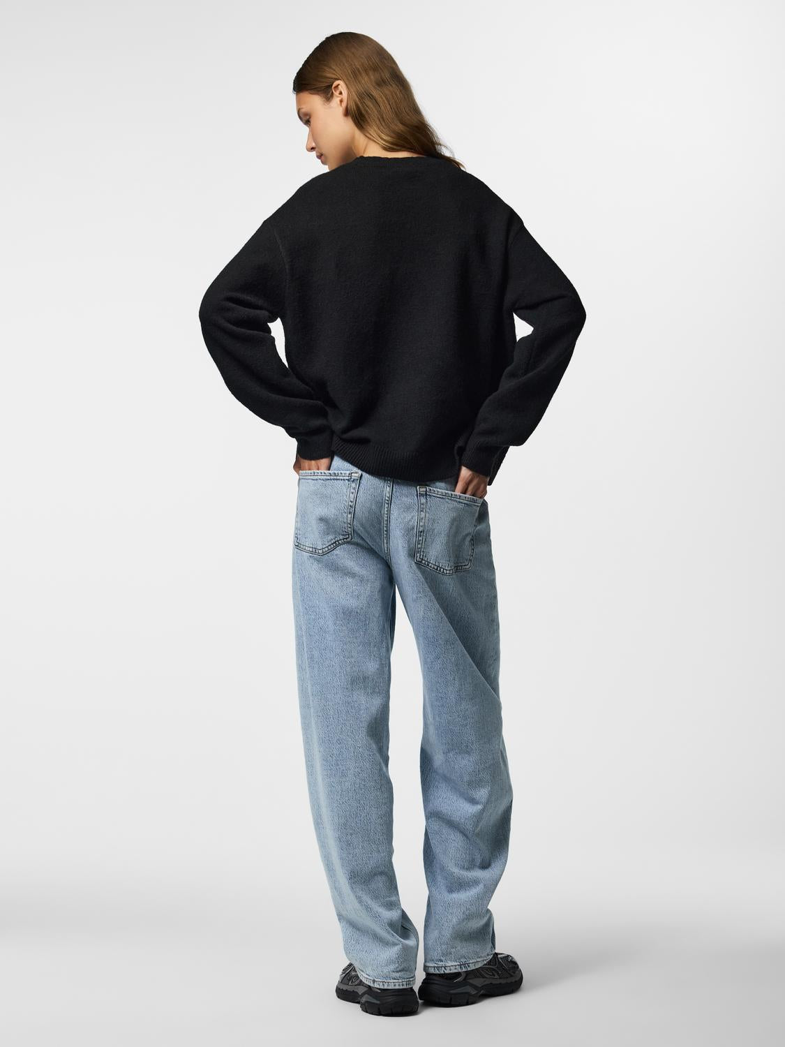 model_shot-back