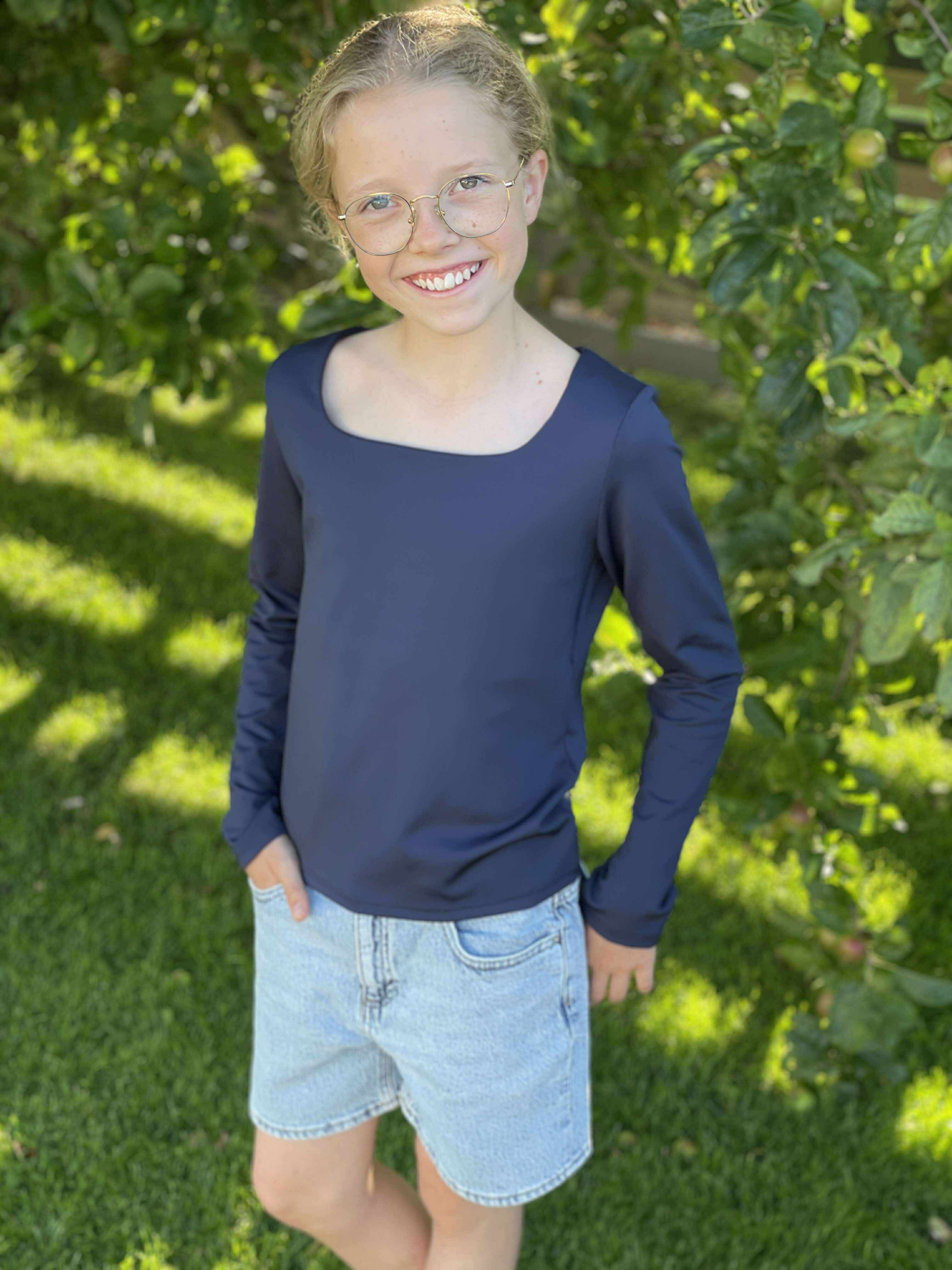 VMMILLION Top - Navy Blazer