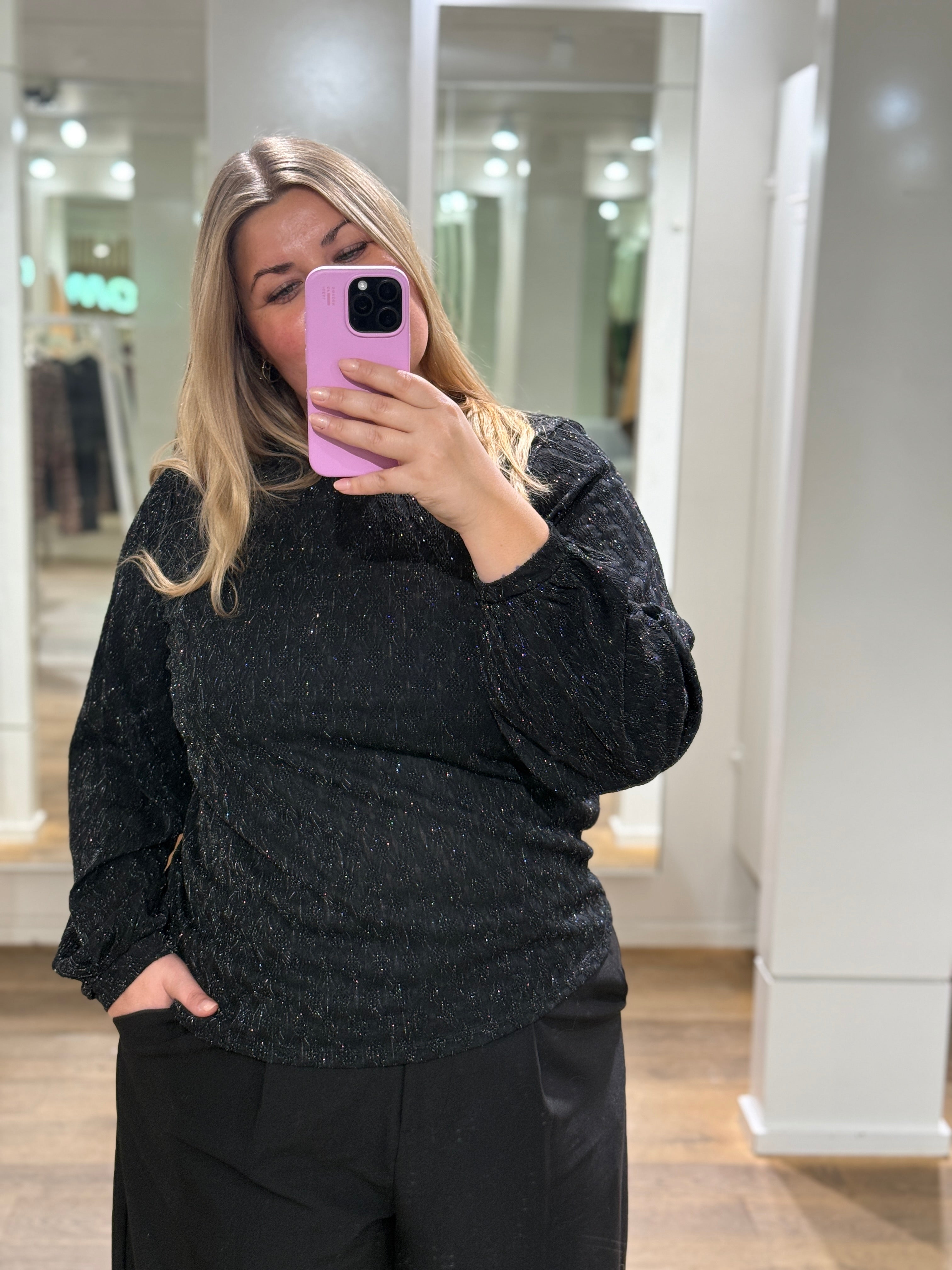 VMCKALI Top - Black