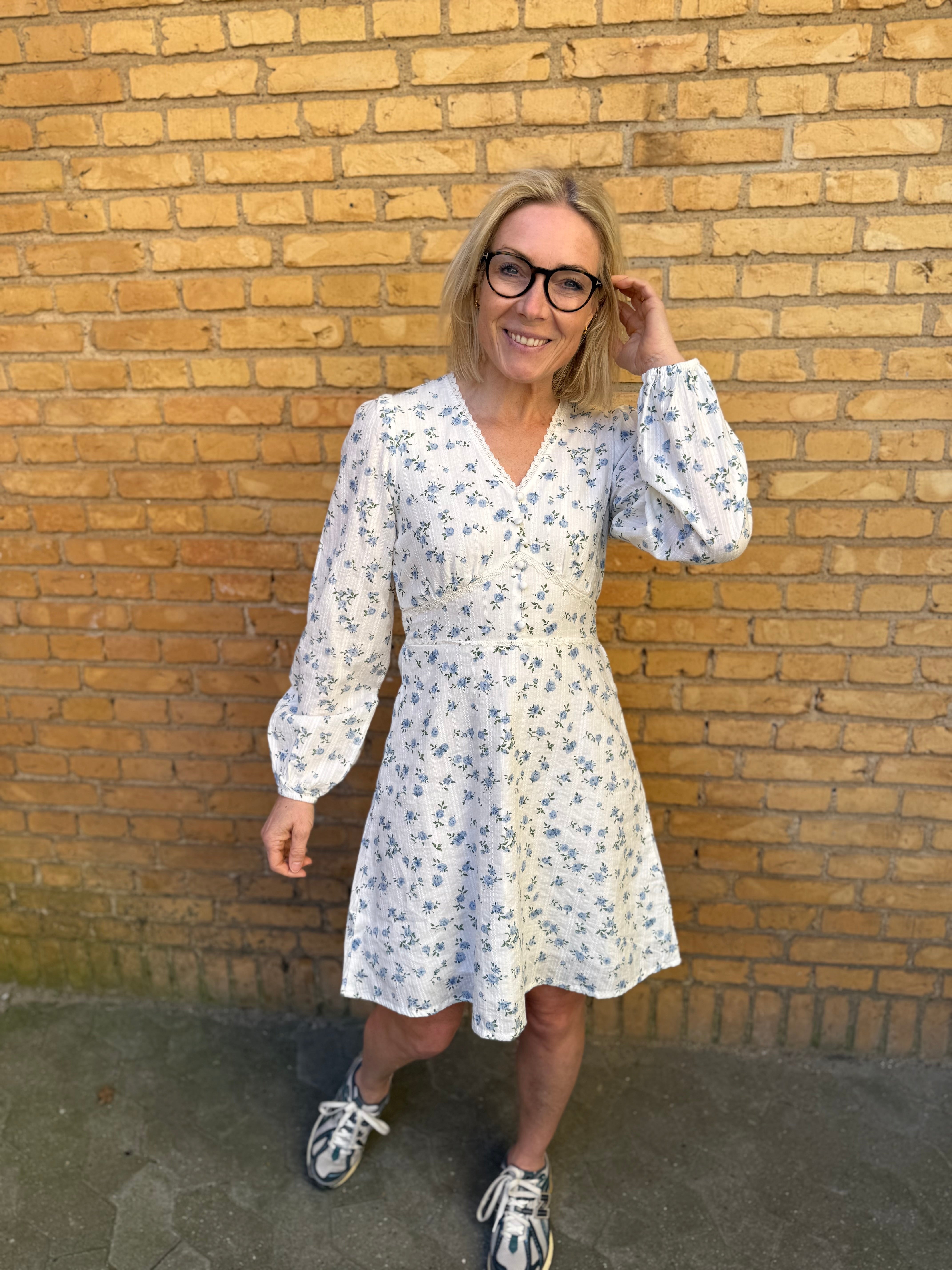 VMAYA Short Dress - Blå blomst