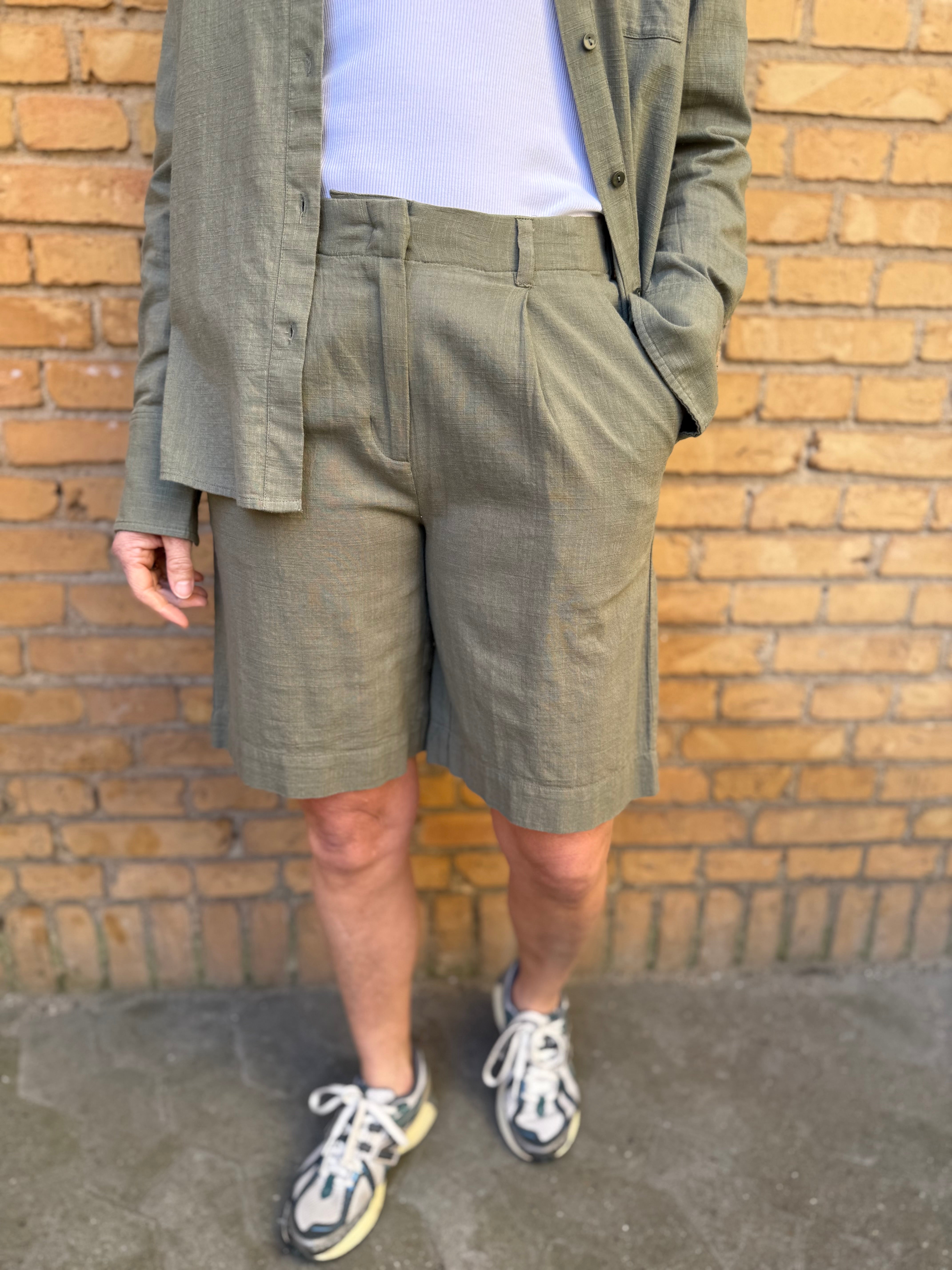VMCAIA Shorts - Deep Lichen Green