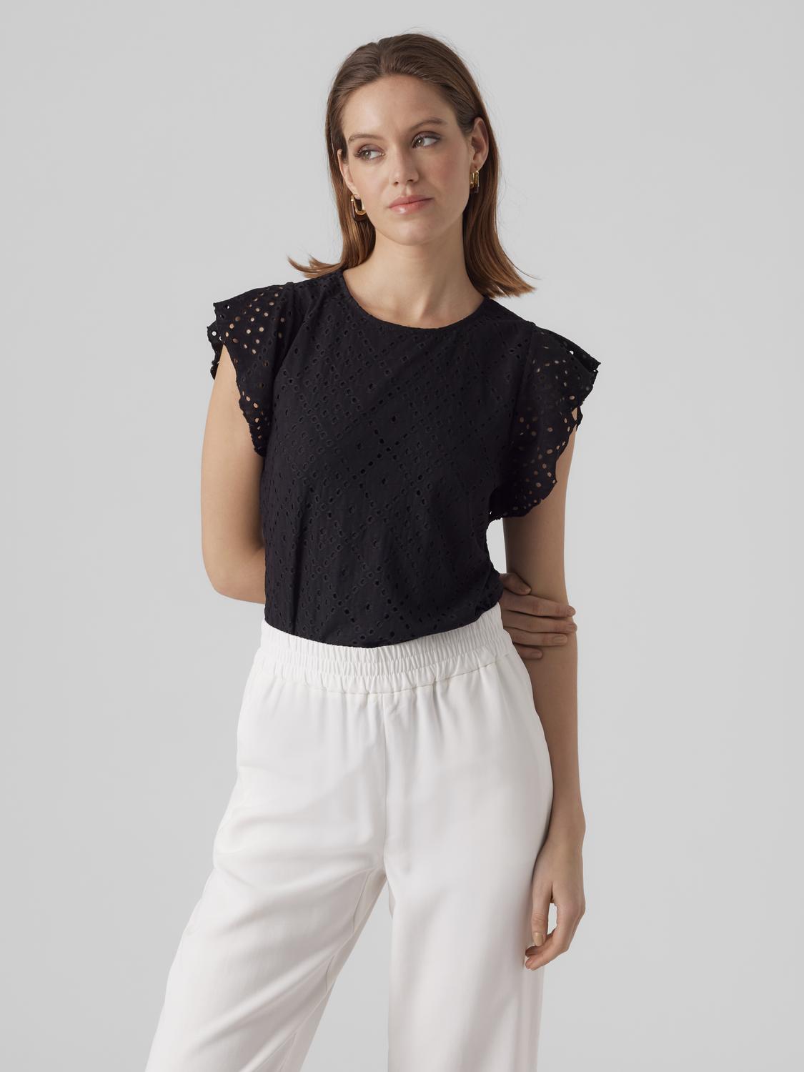model_shot-front