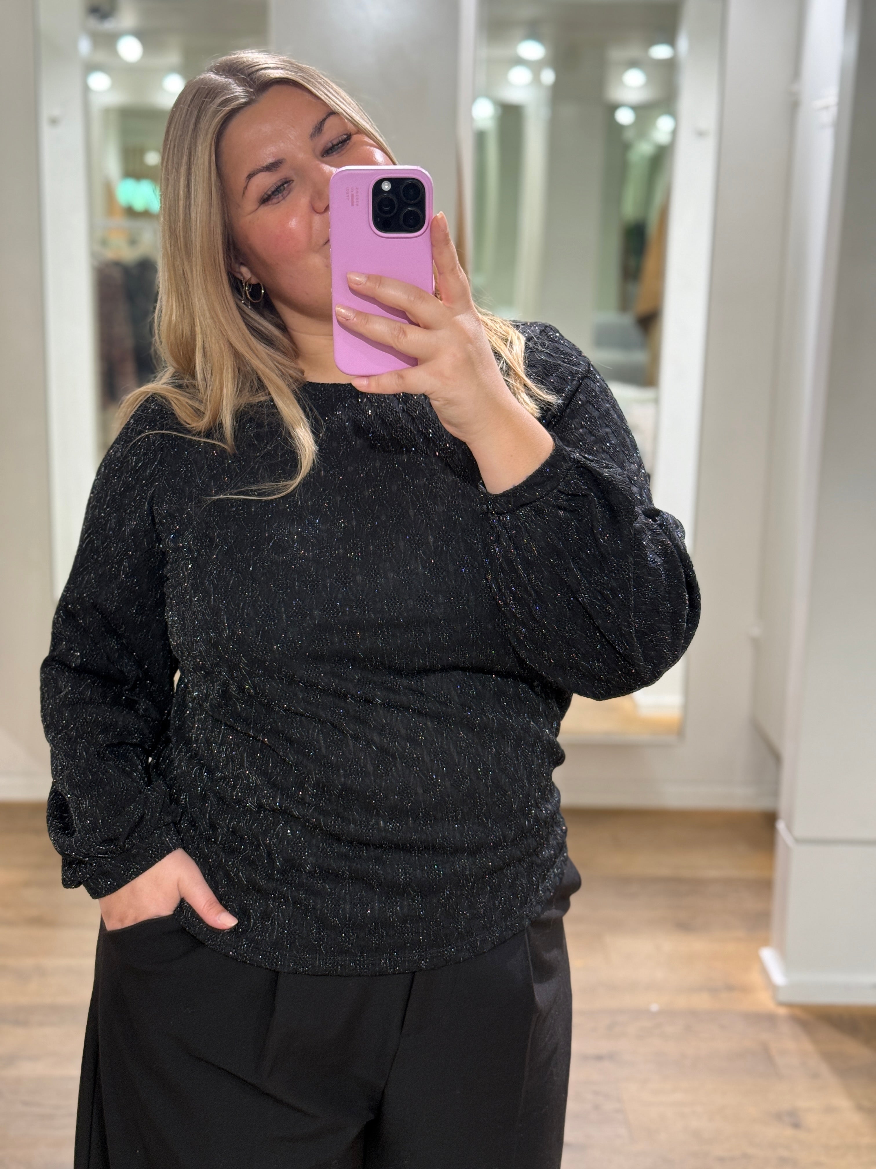 VMCKALI Top - Black