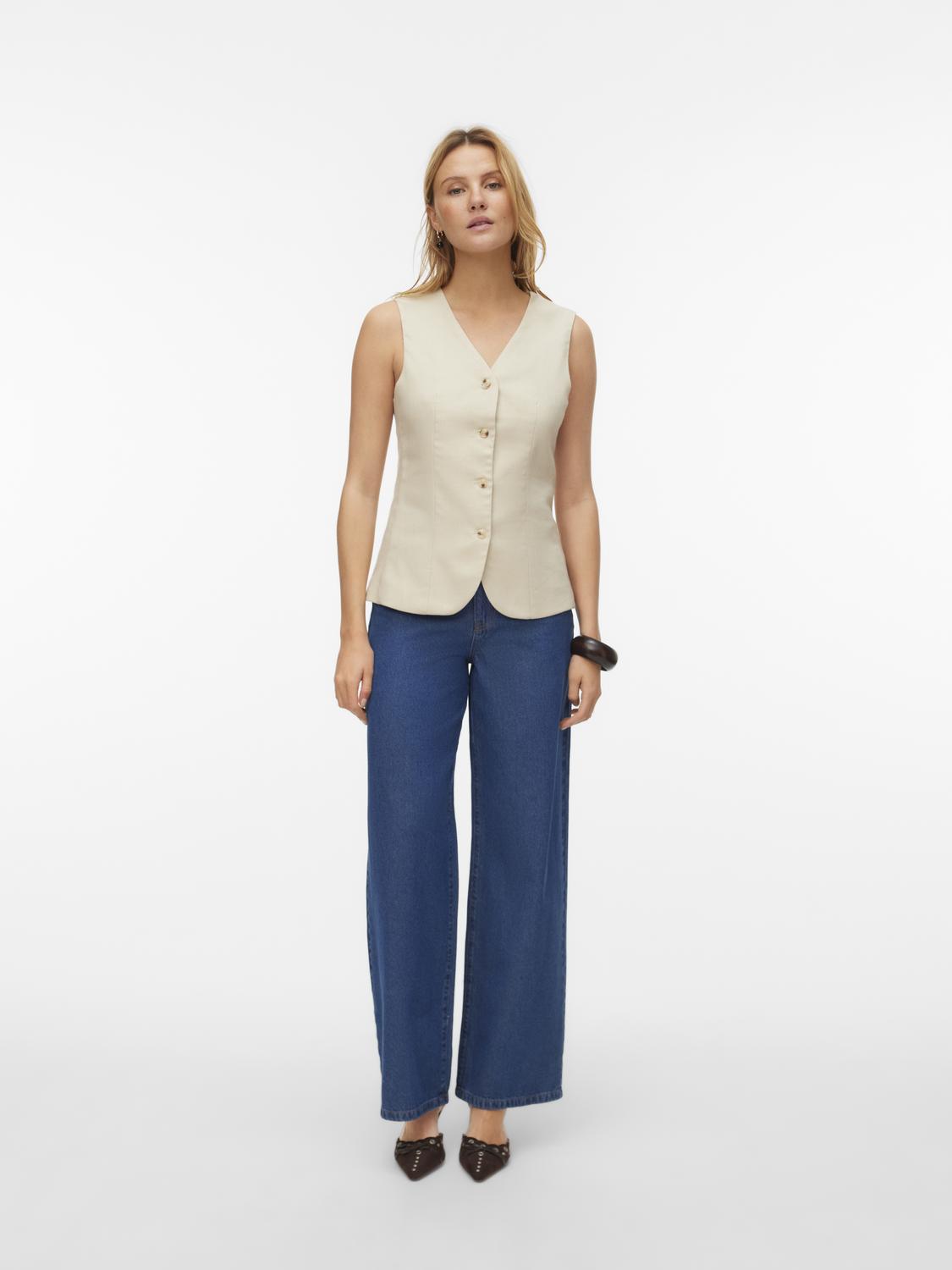 model_shot-front
