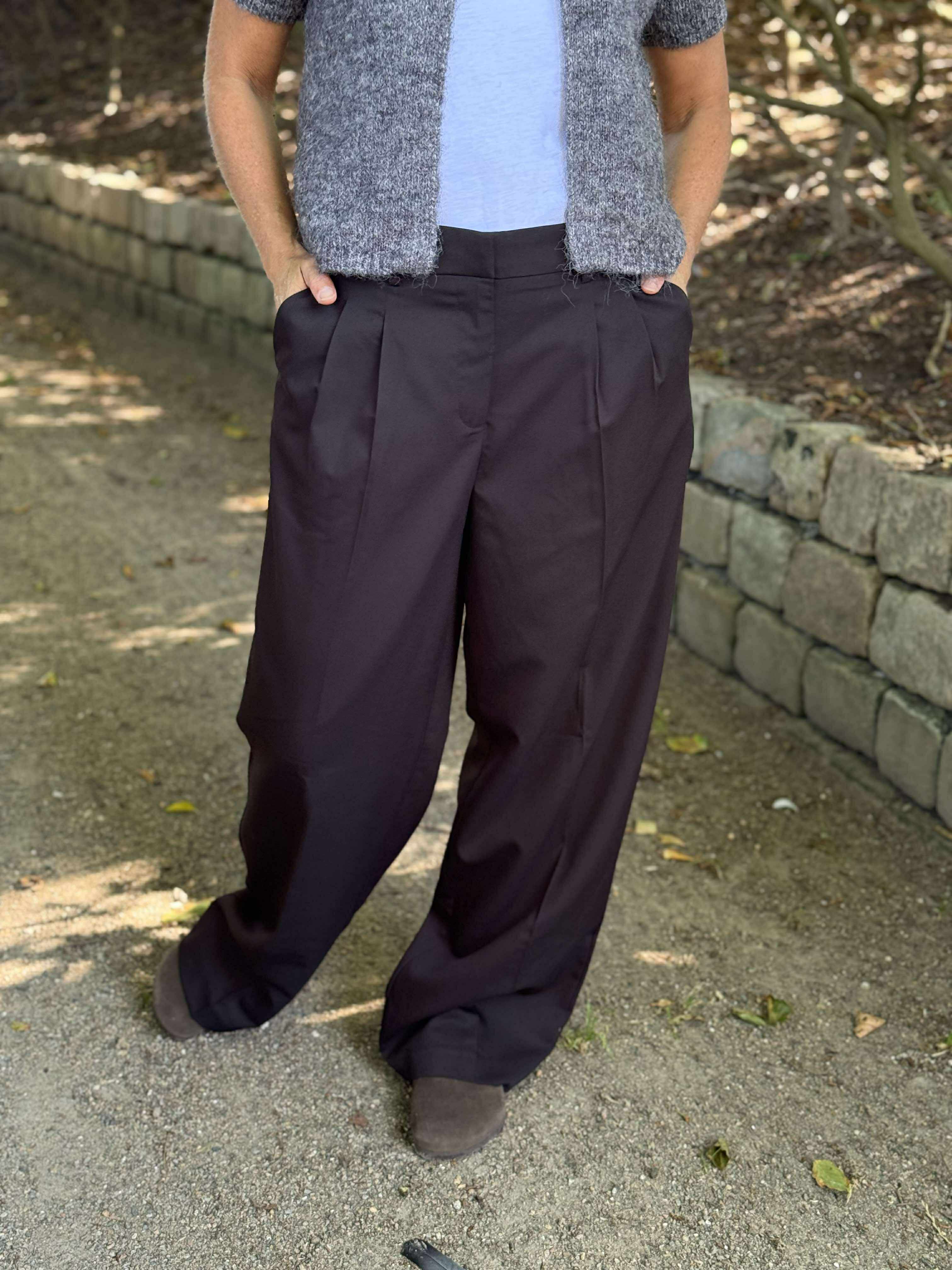 VMNILA Trousers - Black