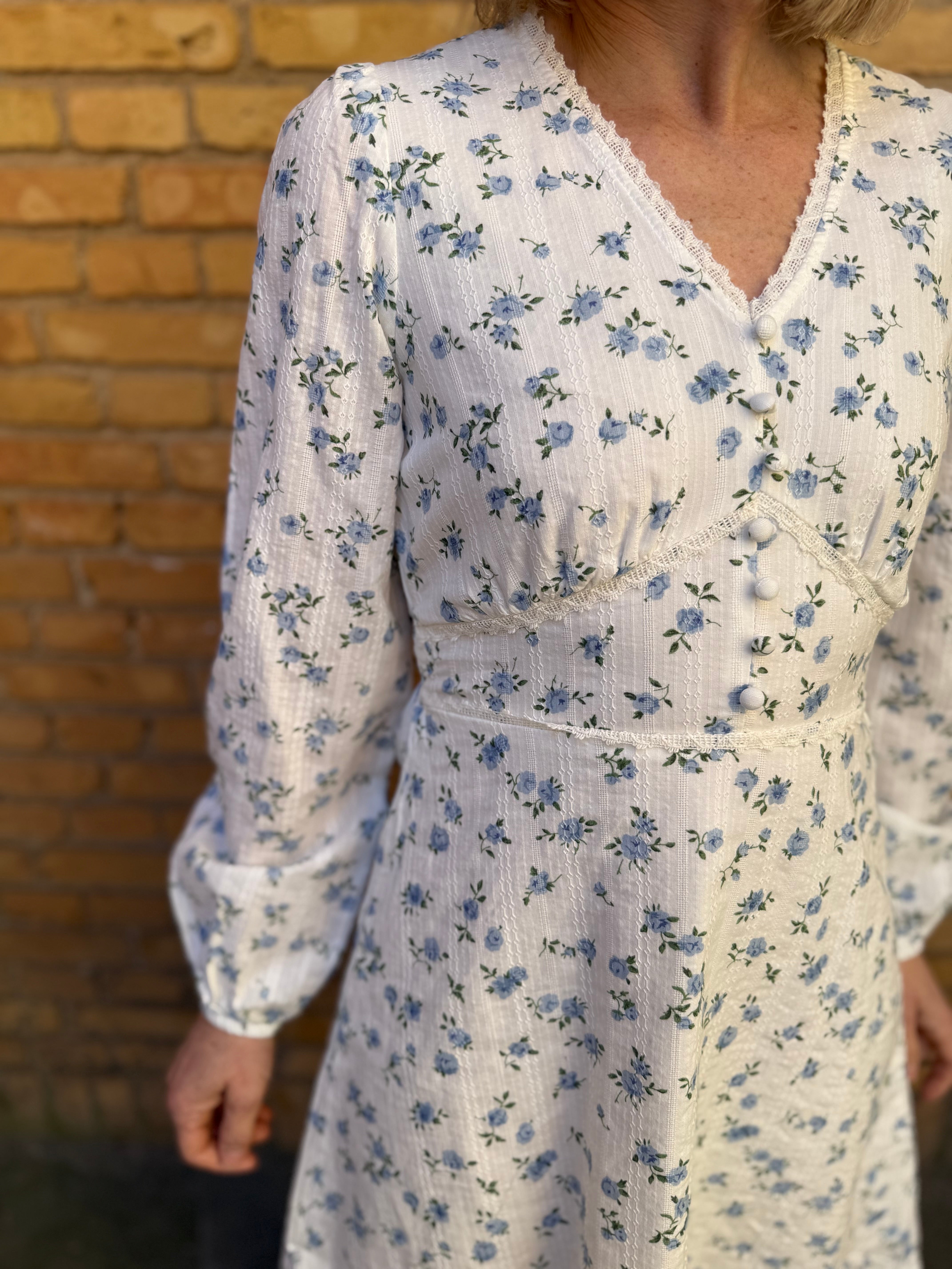 VMAYA Short Dress - Blå blomst