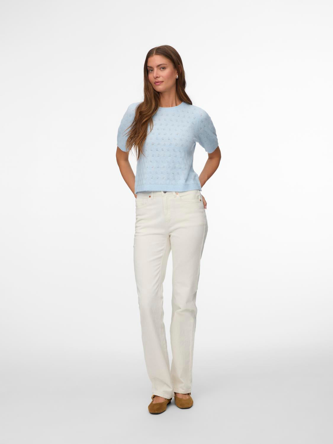 model_shot-front