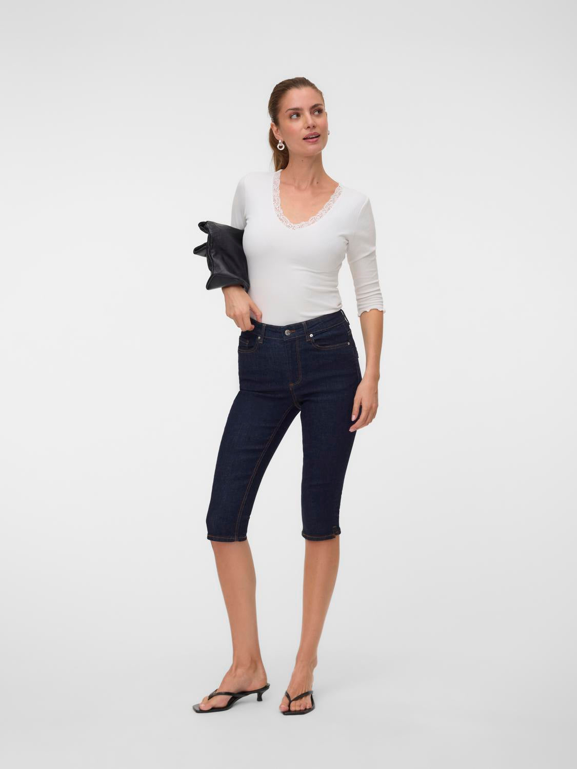 model_shot-front