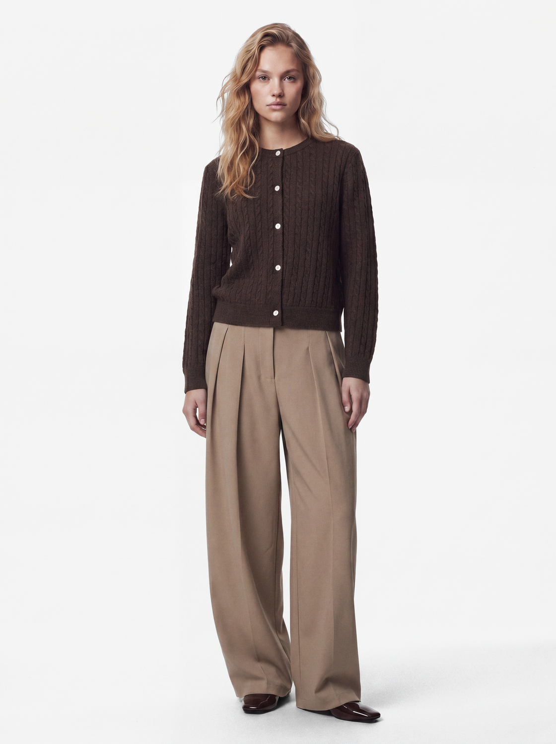 model_shot-front_full