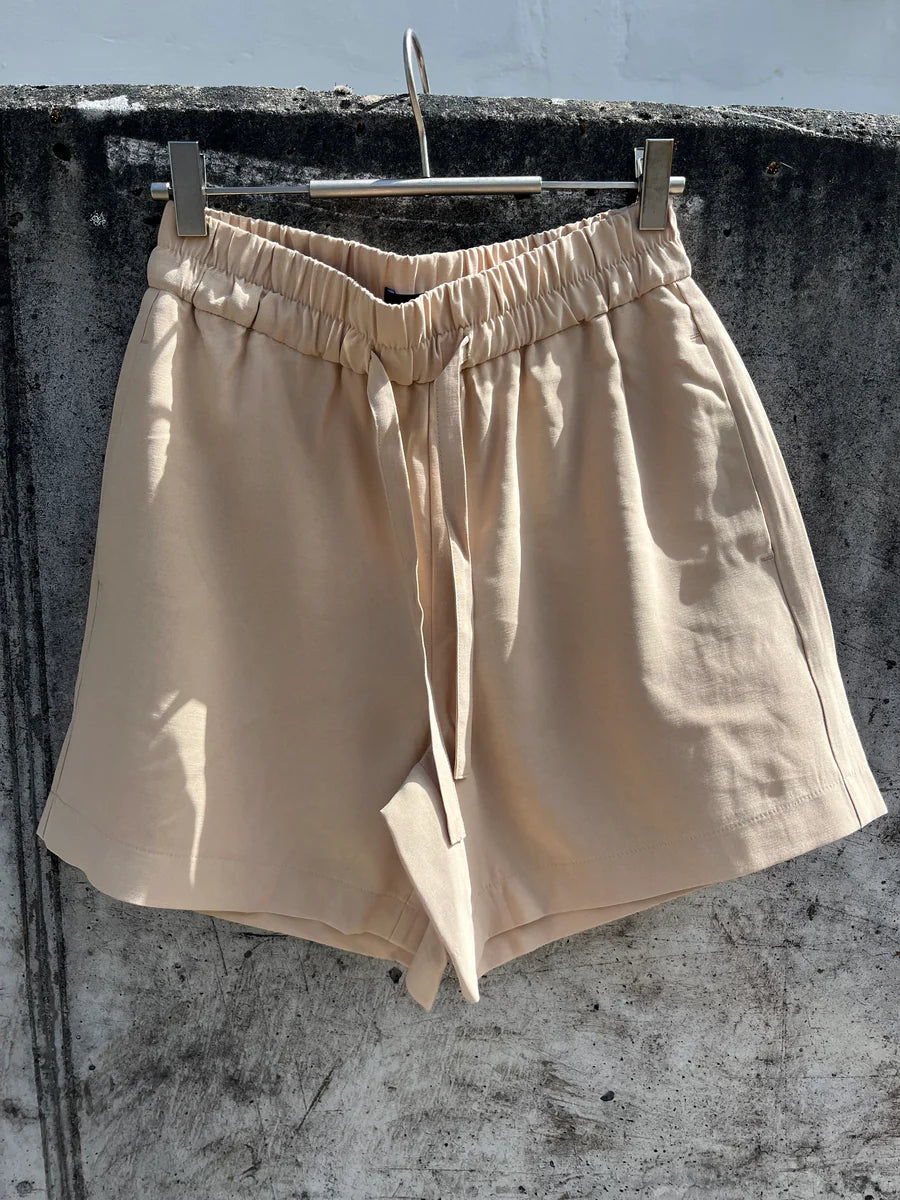 VMCARMEN Shorts - Irish Cream