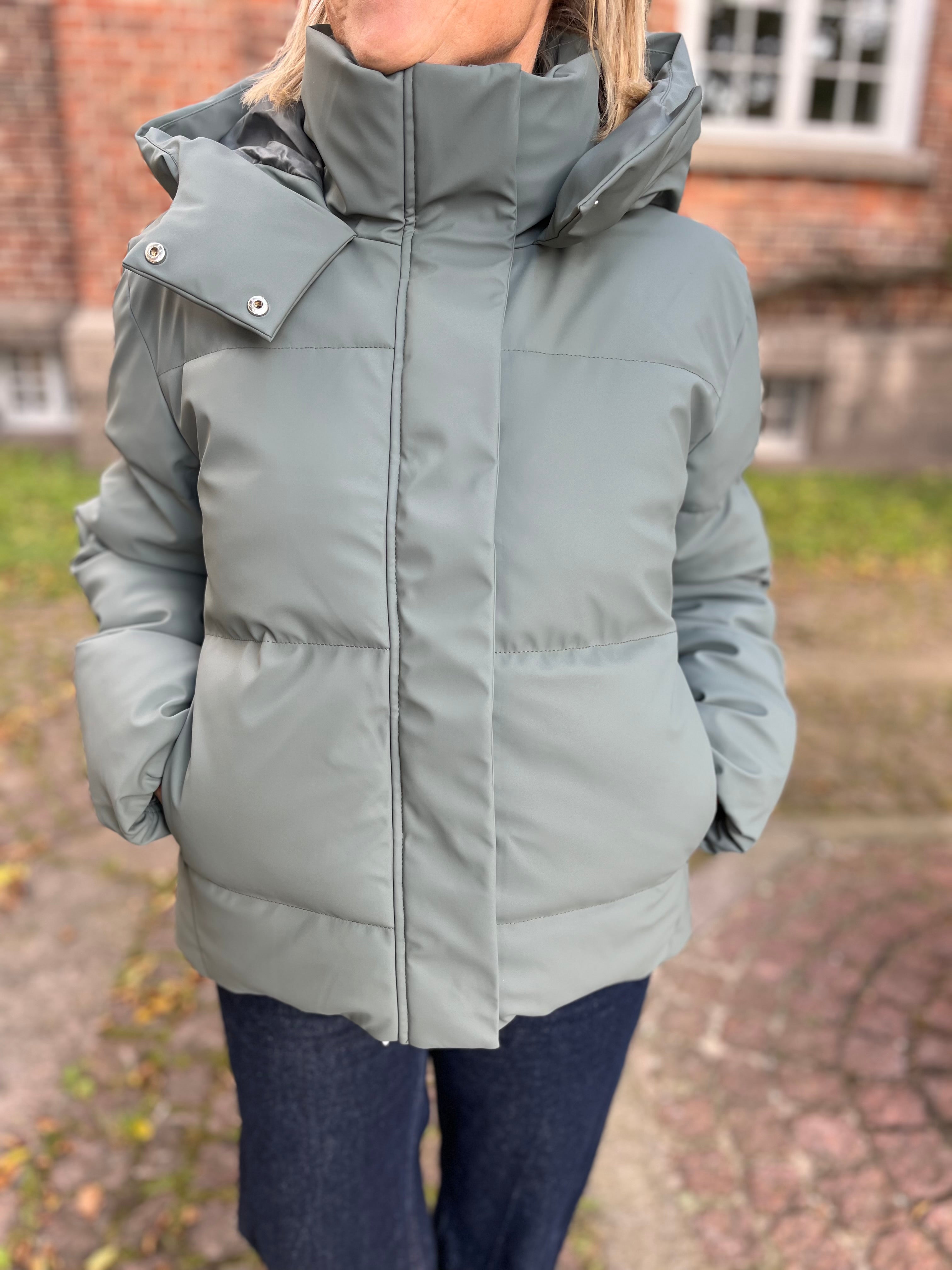 VMGRETAKYLIE Jacket - Balsam Green
