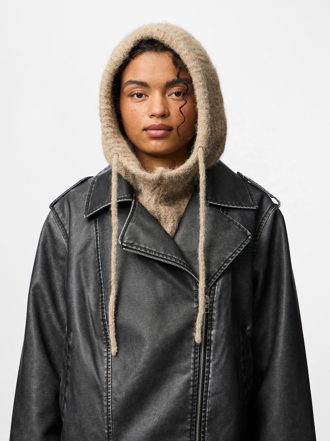 model_shot-front