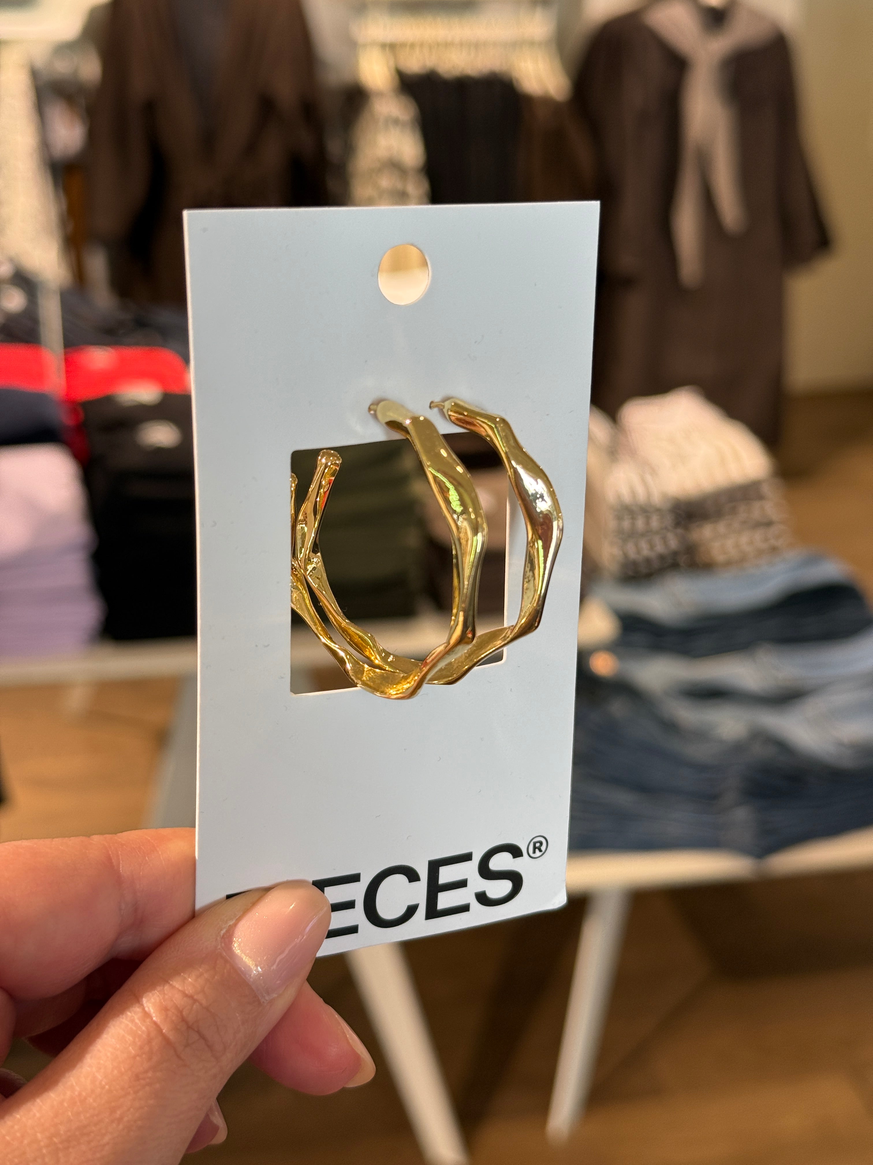 PCAKKANA Earrings - Gold Colour x Swirl
