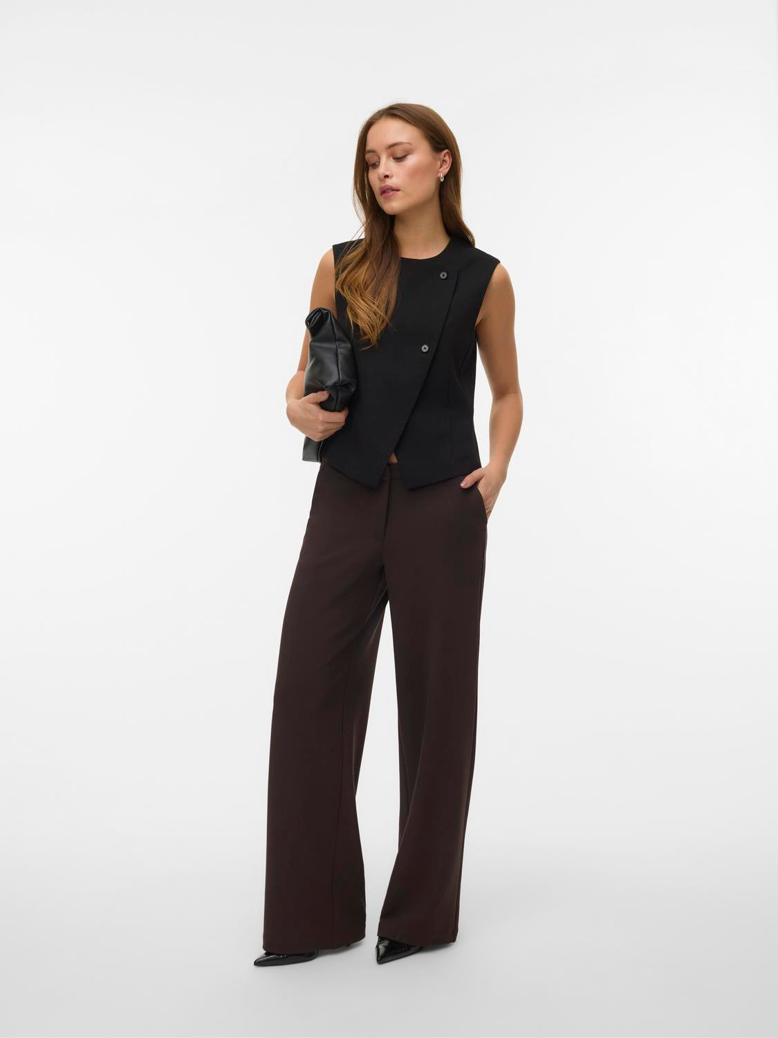 model_shot-front