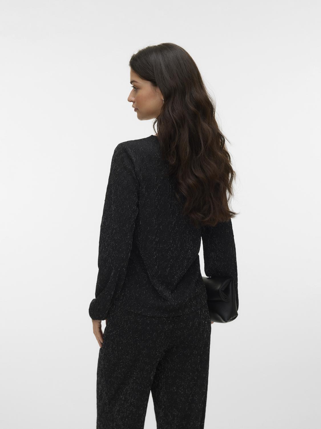 model_shot-back