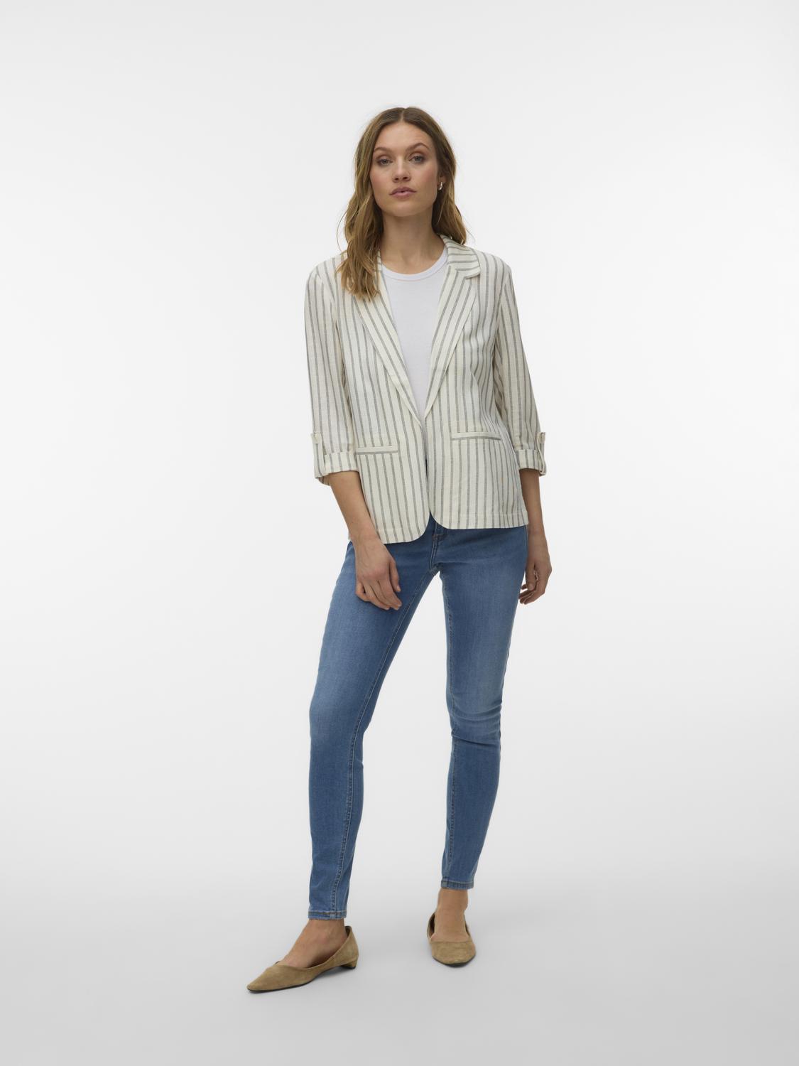 model_shot-front