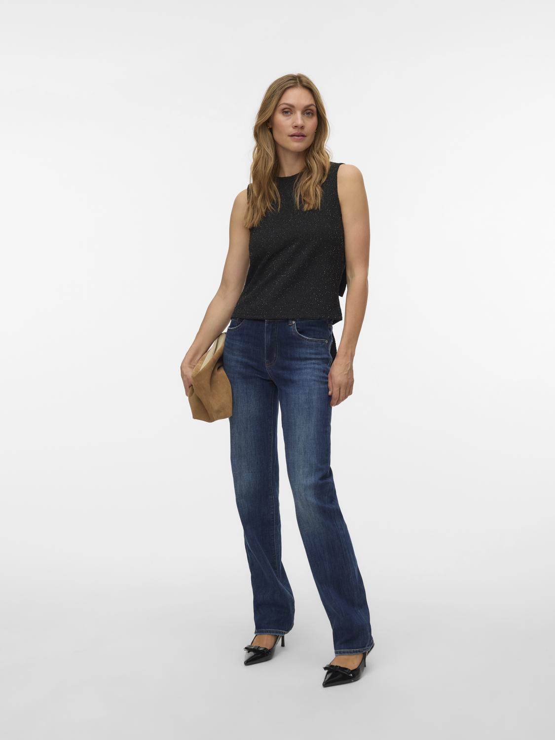 model_shot-front