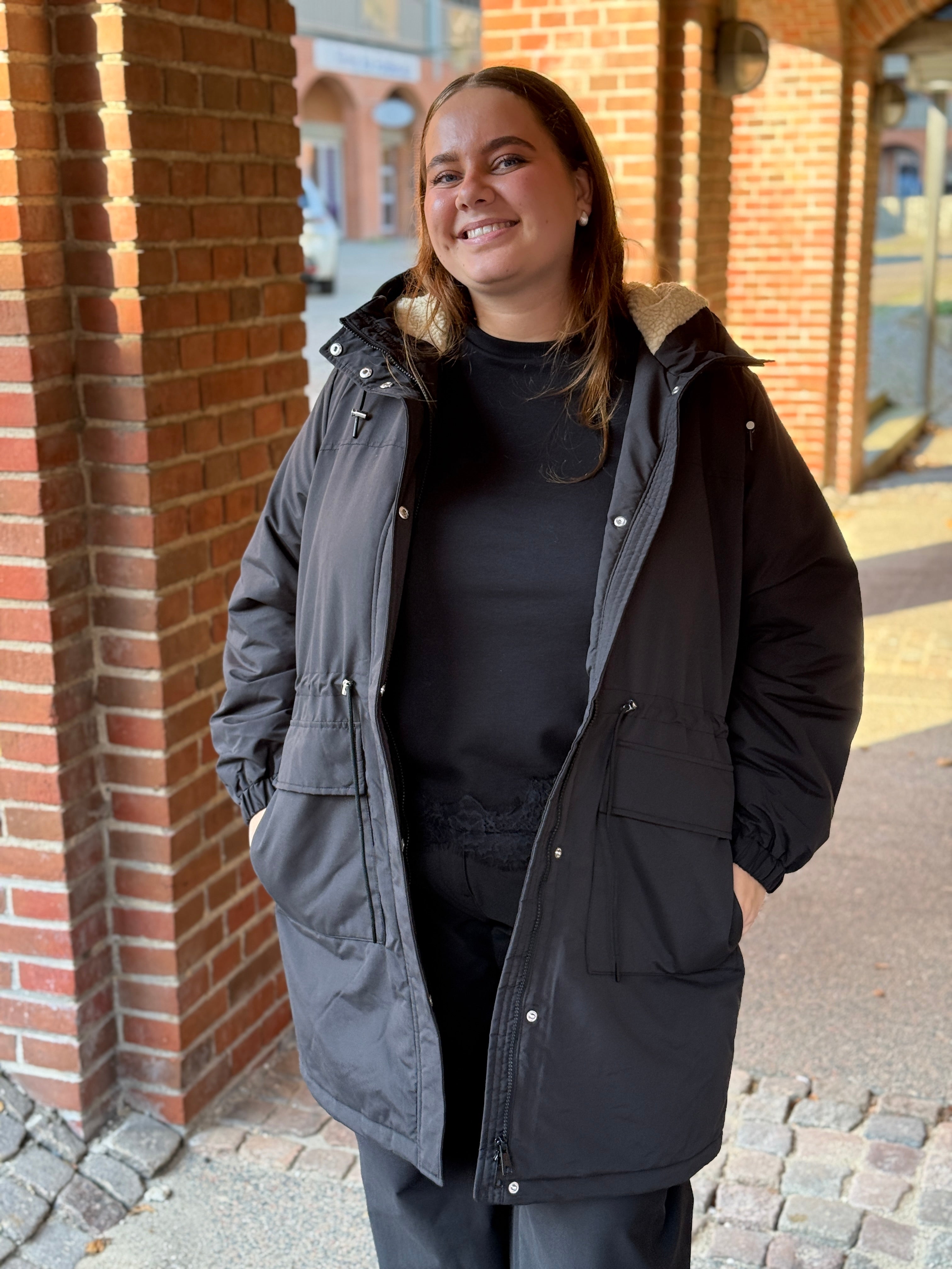 VMCALMA Coat - Black
