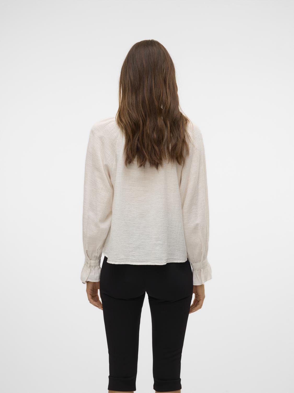 model_shot-back