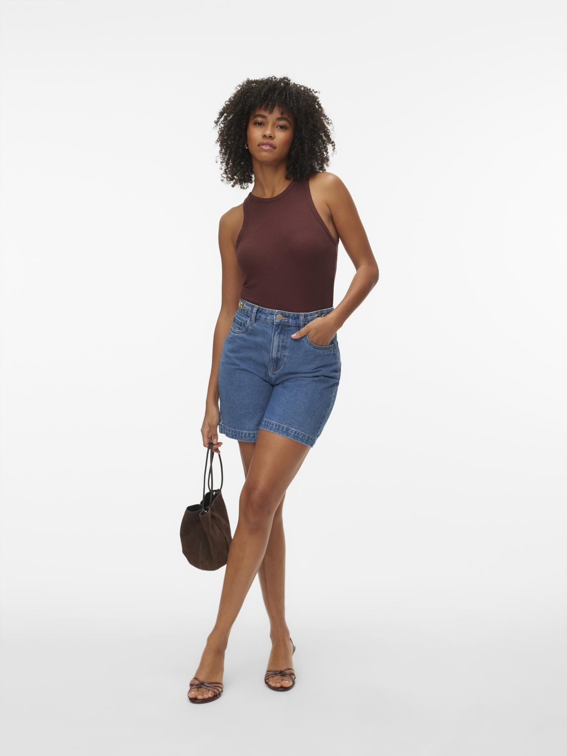 model_shot-front