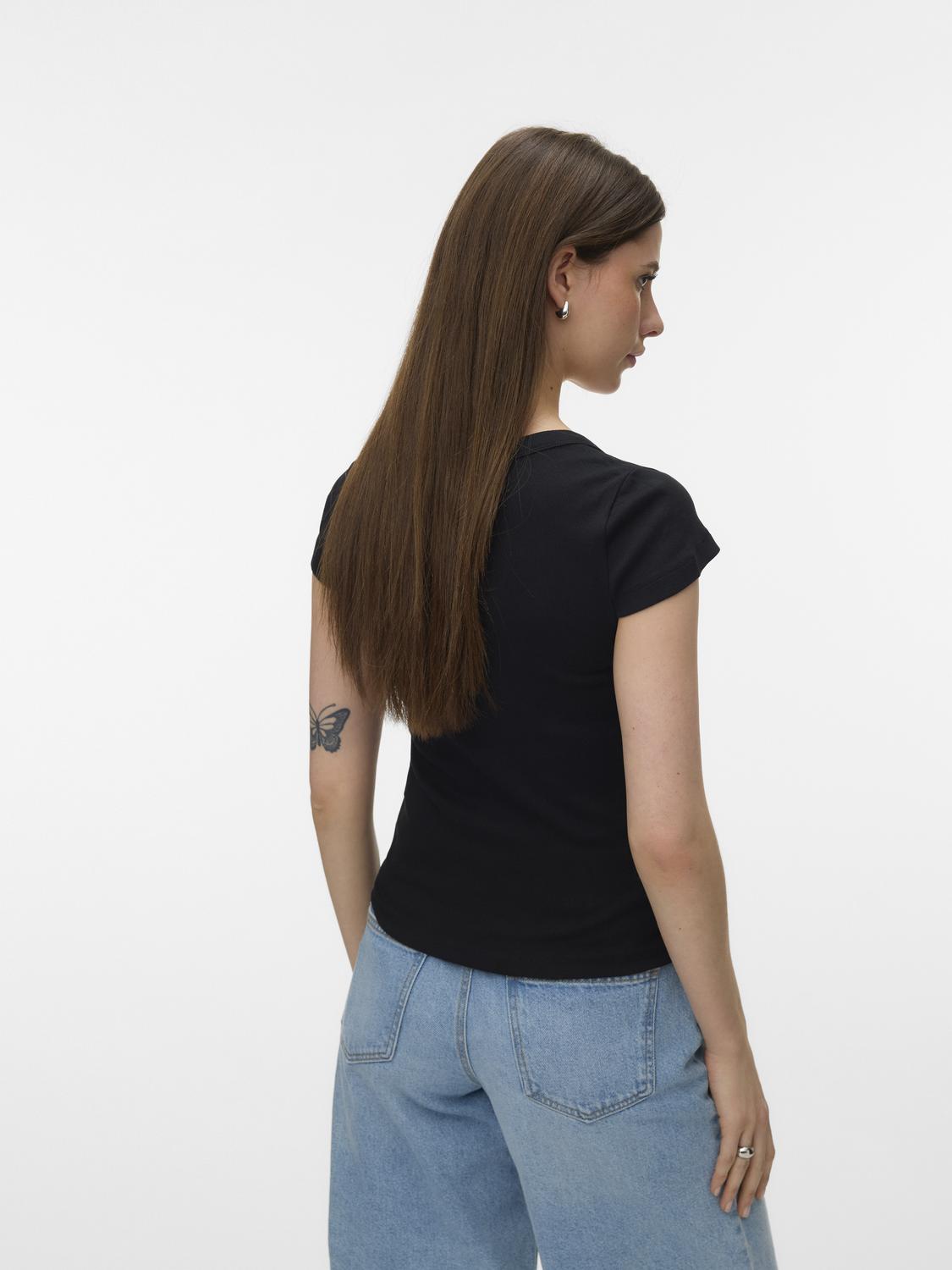 model_shot-back