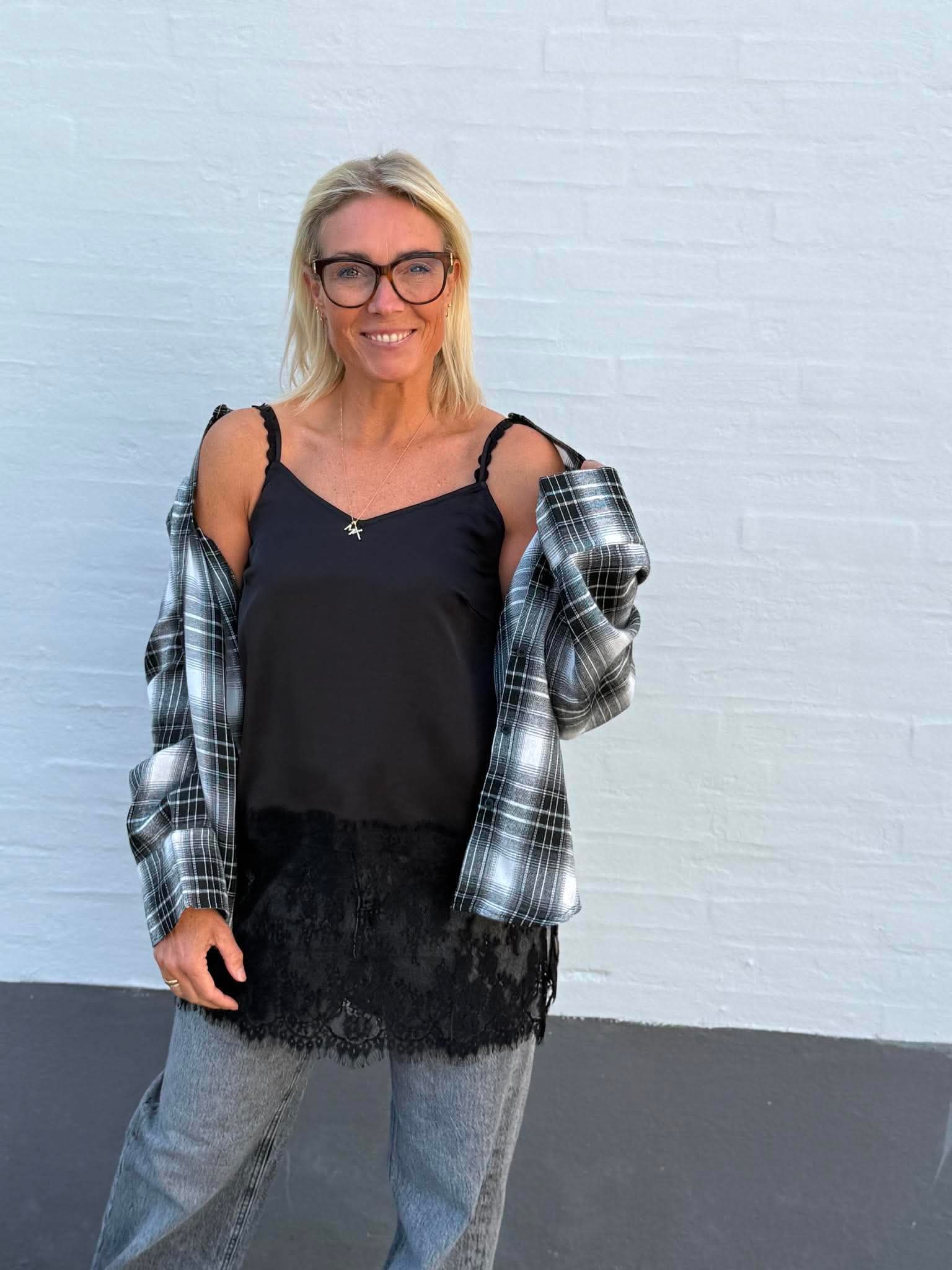 VMOLLIE Top - Black