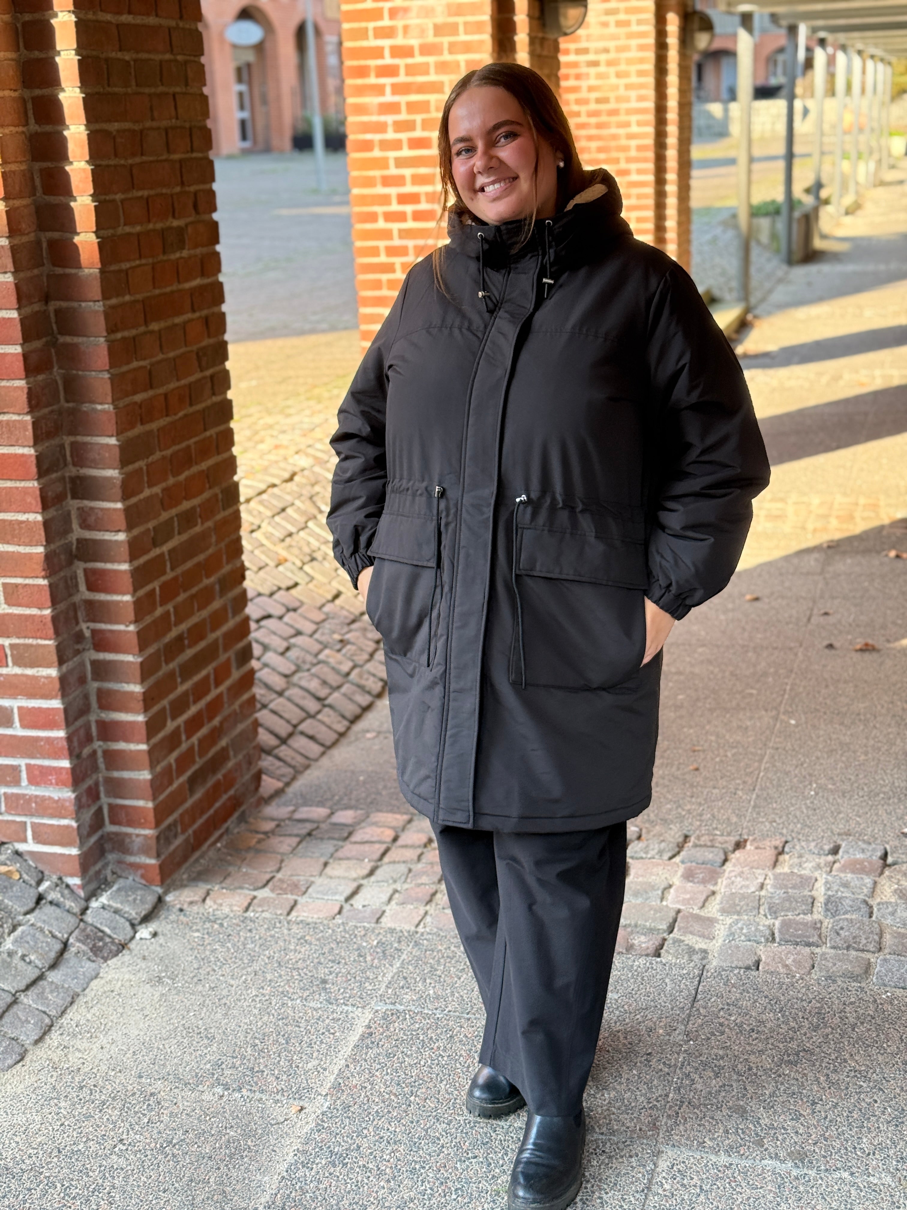 VMCALMA Coat - Black