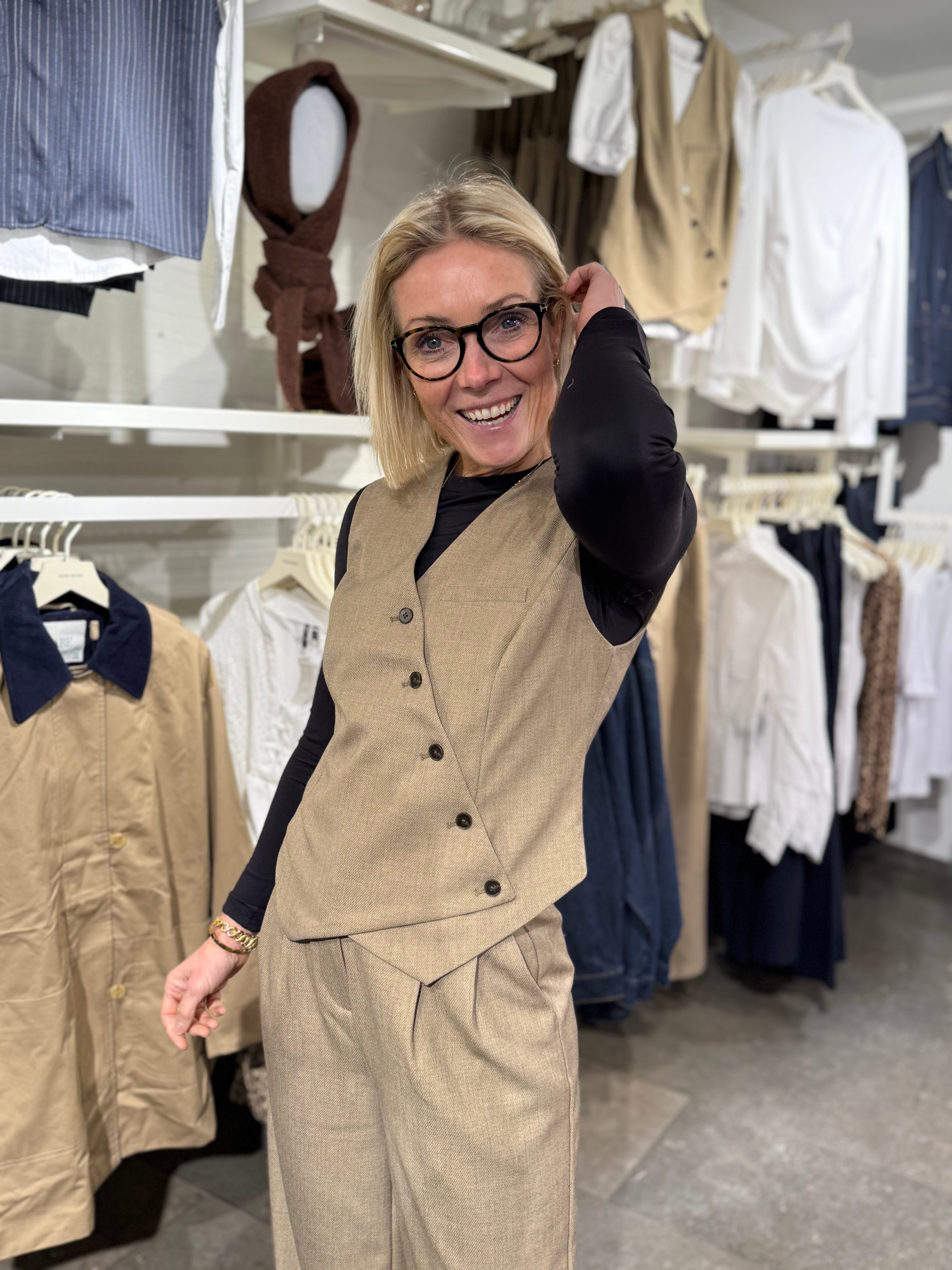 PCBUBBLES Tailored Waistcoat - Greige