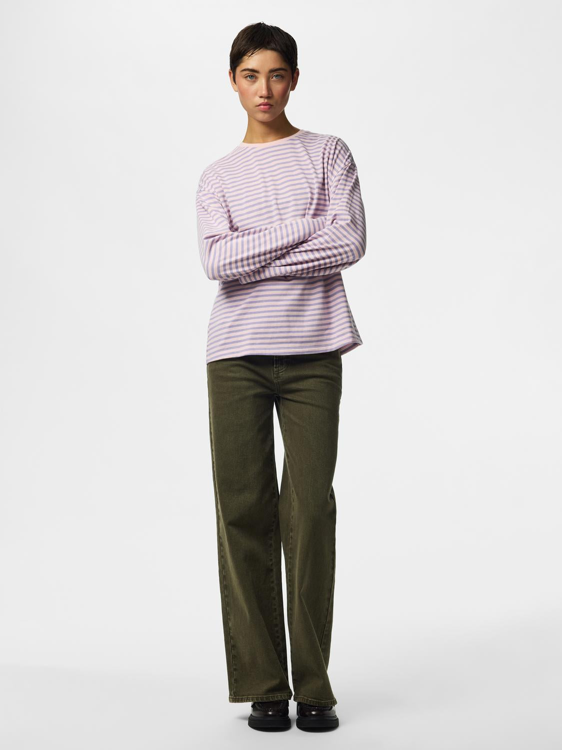 model_shot-front_full