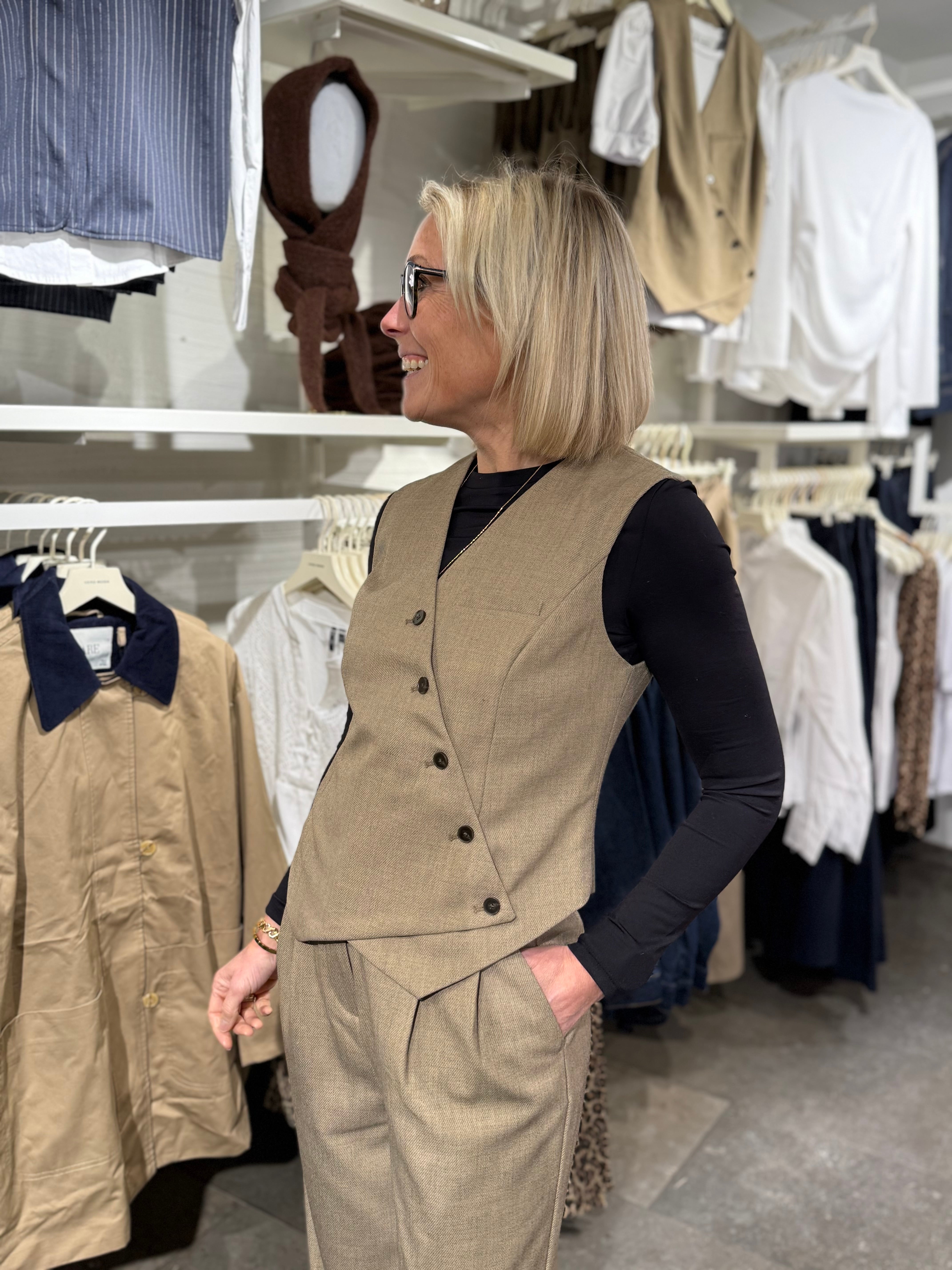 PCBUBBLES Tailored Waistcoat - Greige