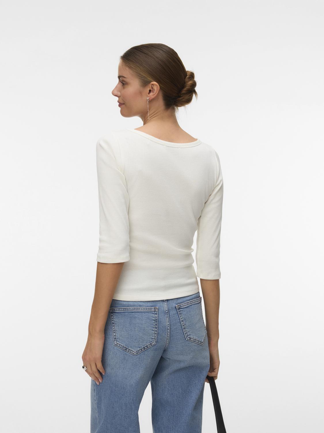 model_shot-back