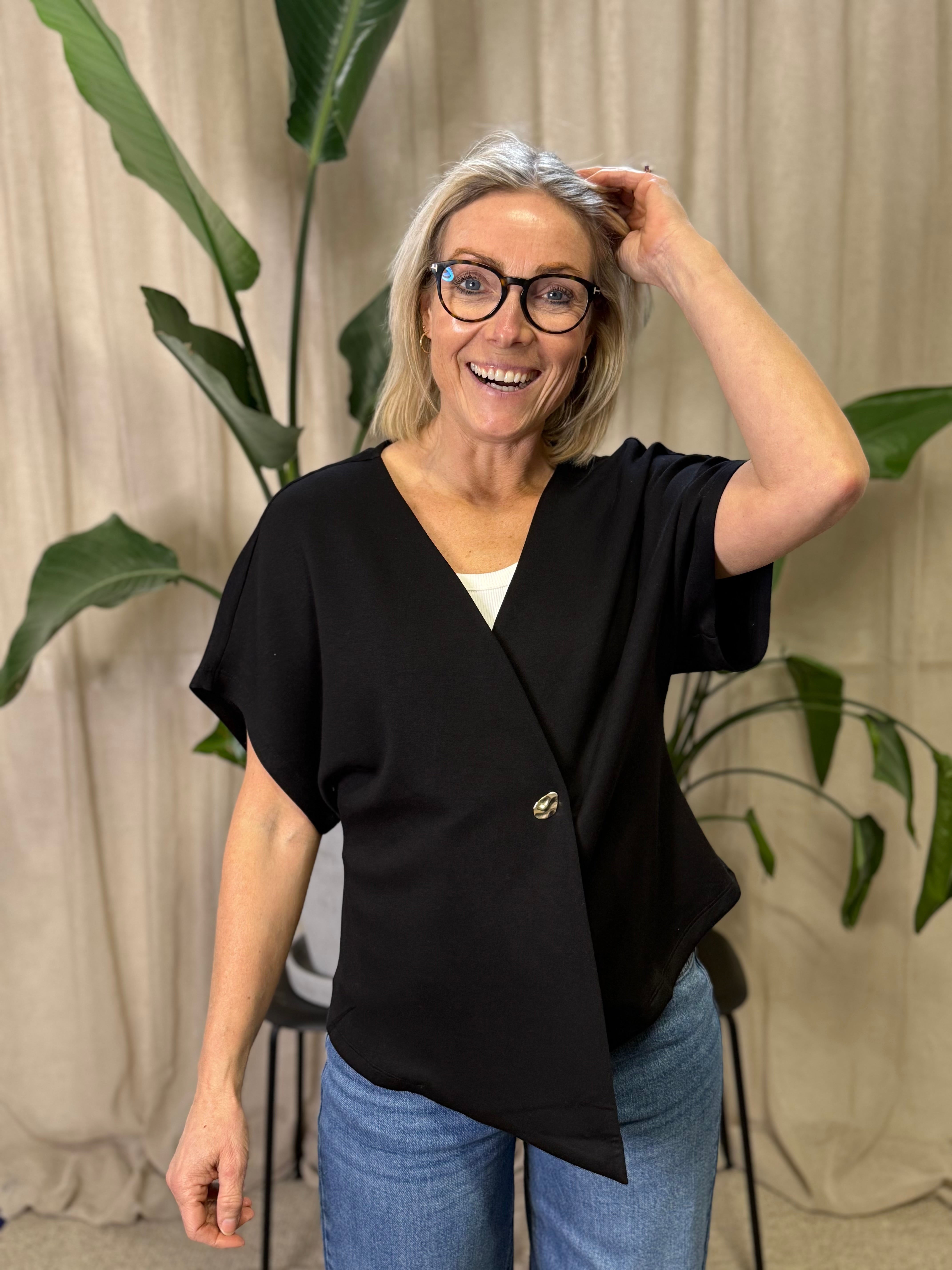 VMSMILLA Top - Black