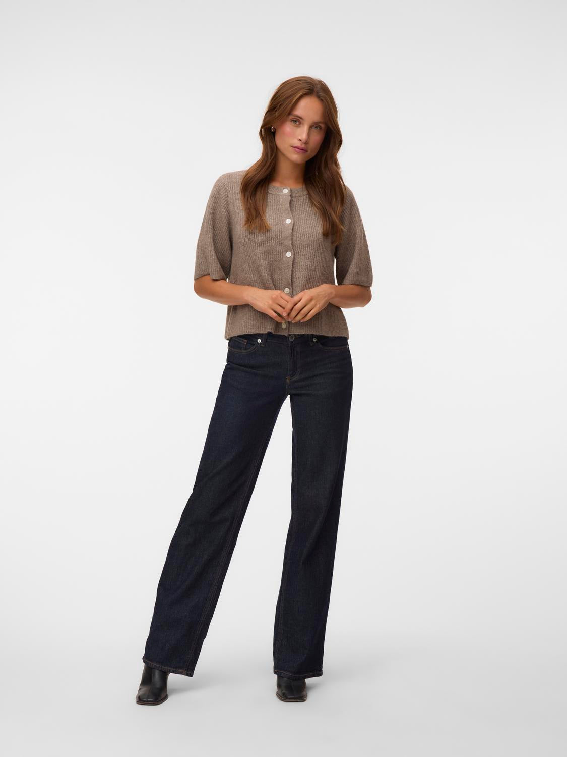 model_shot-front