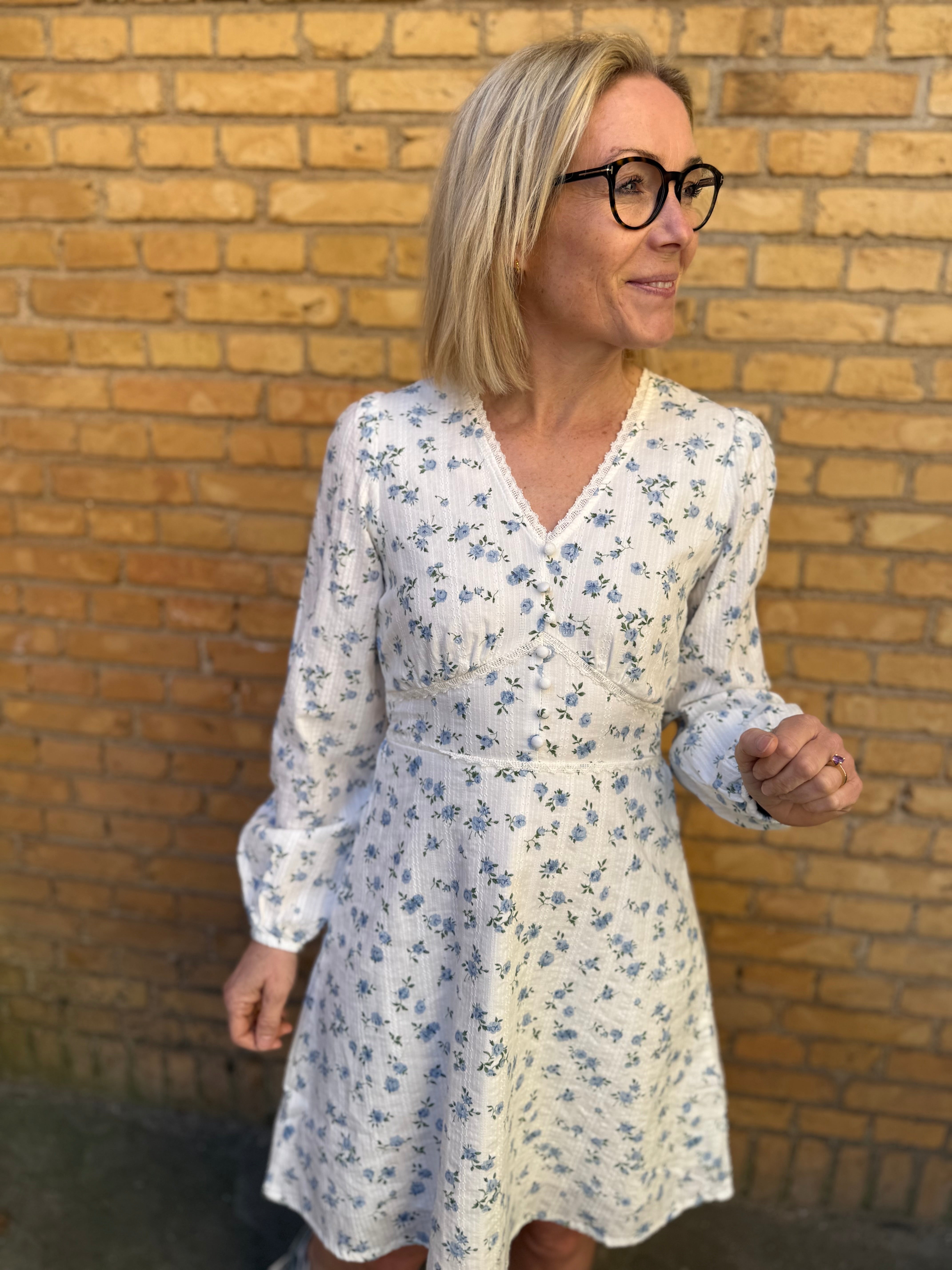 VMAYA Short Dress - Blå blomst