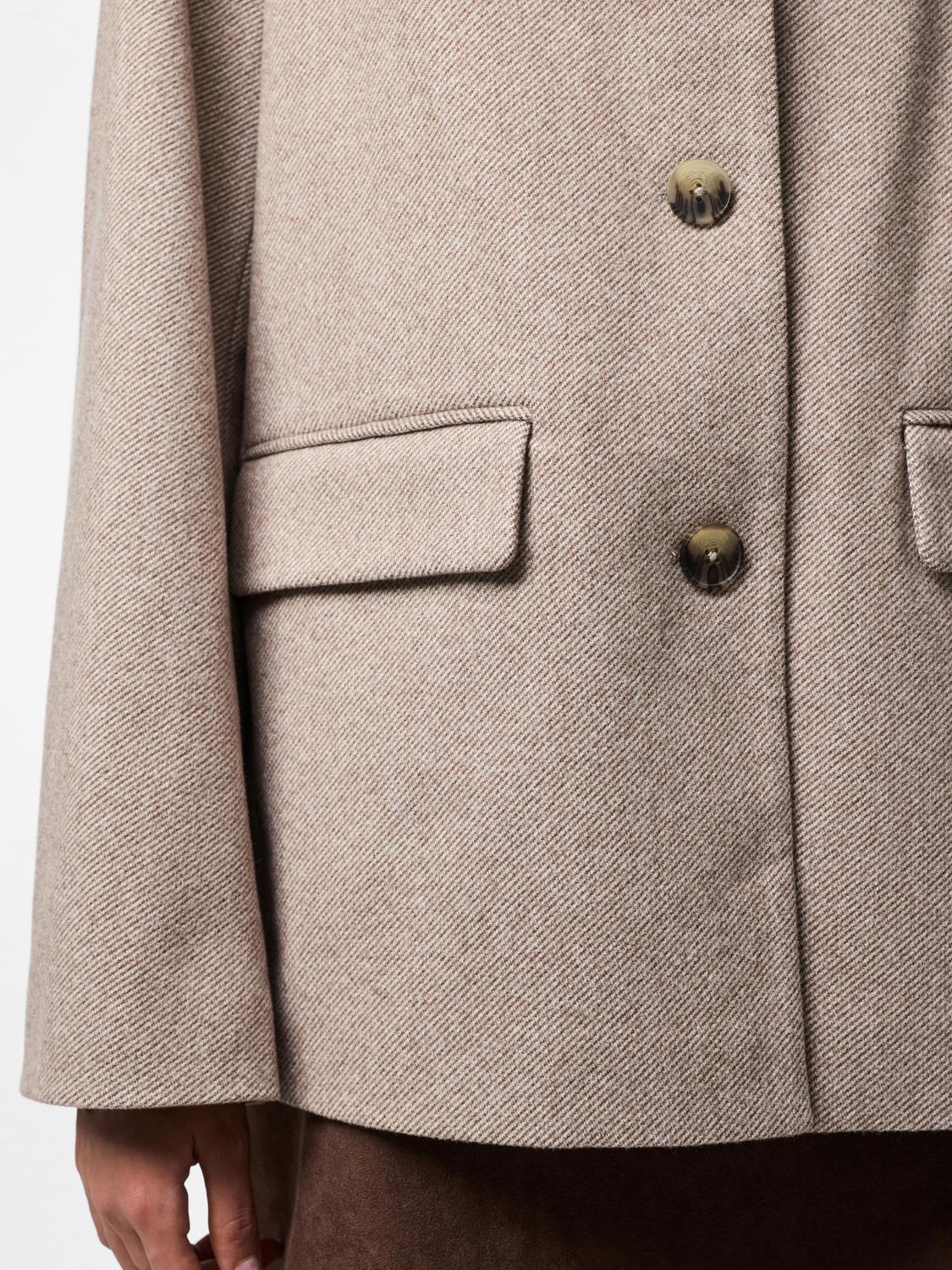 model_shot-detail