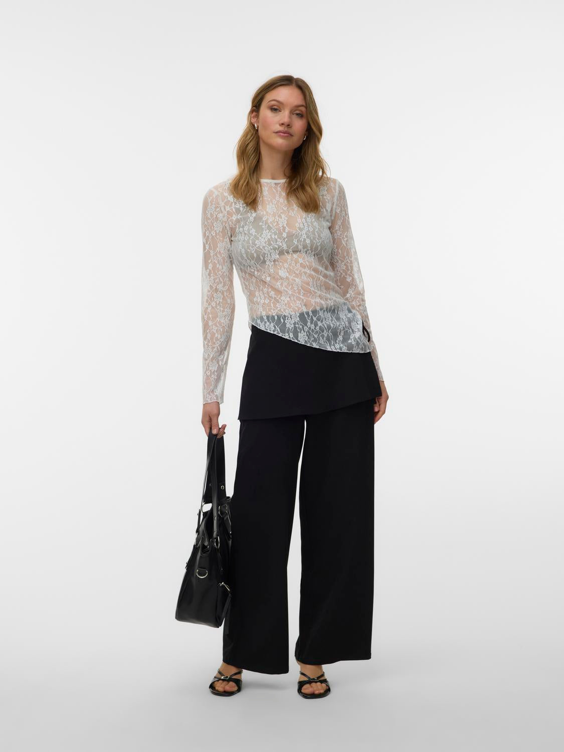 model_shot-front